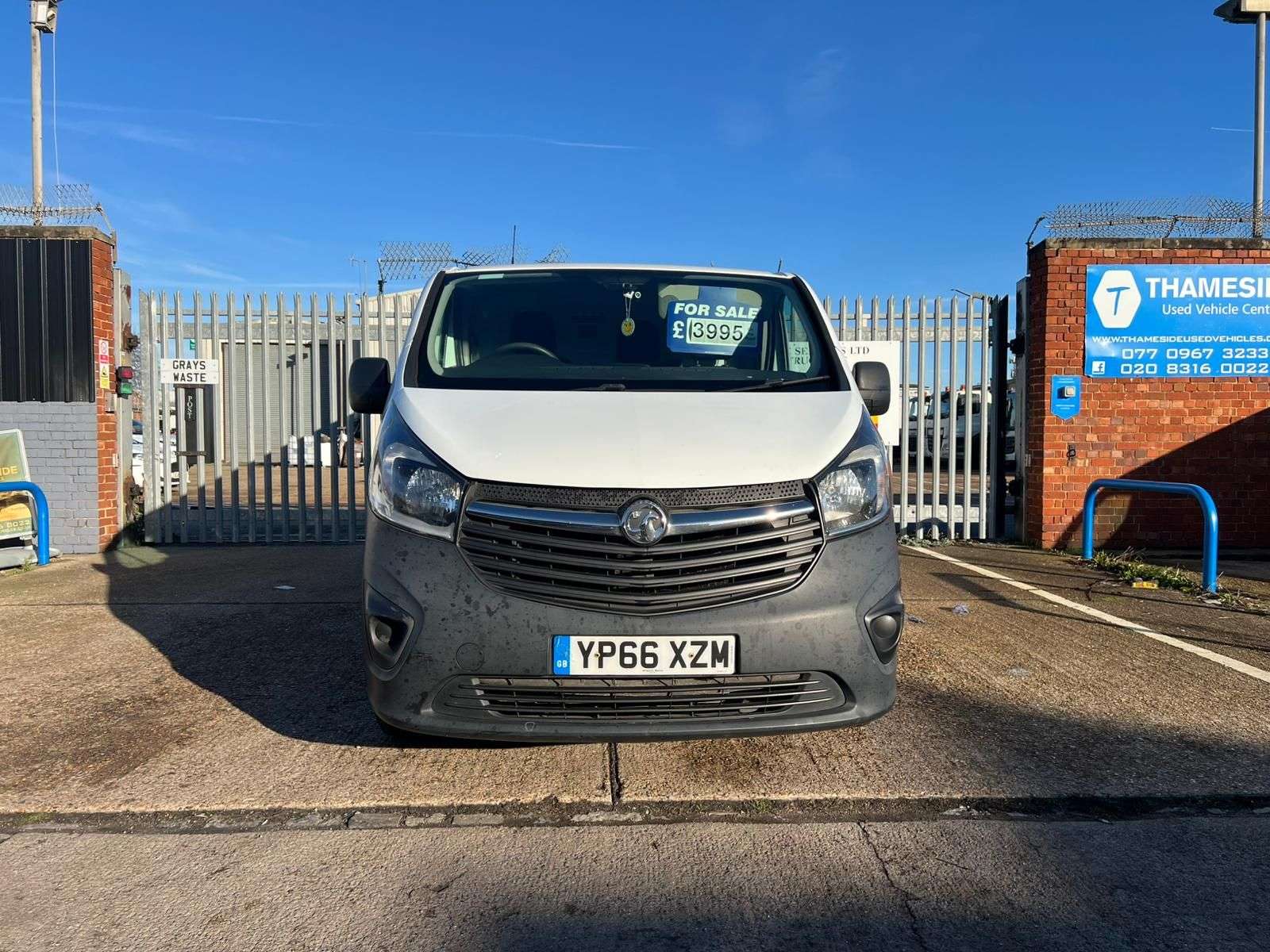 A 2016 VAUXHALL VIVARO 1.6 CDTi 2700 Panel Van 5dr Diesel Manual L1 H1 Euro 5 (115 ps) A 2016 VAUXHALL VIVARO 1.6 CDTi 2700 Panel Van 5dr Diesel Manual L1 H1 Euro 5 (115 ps)