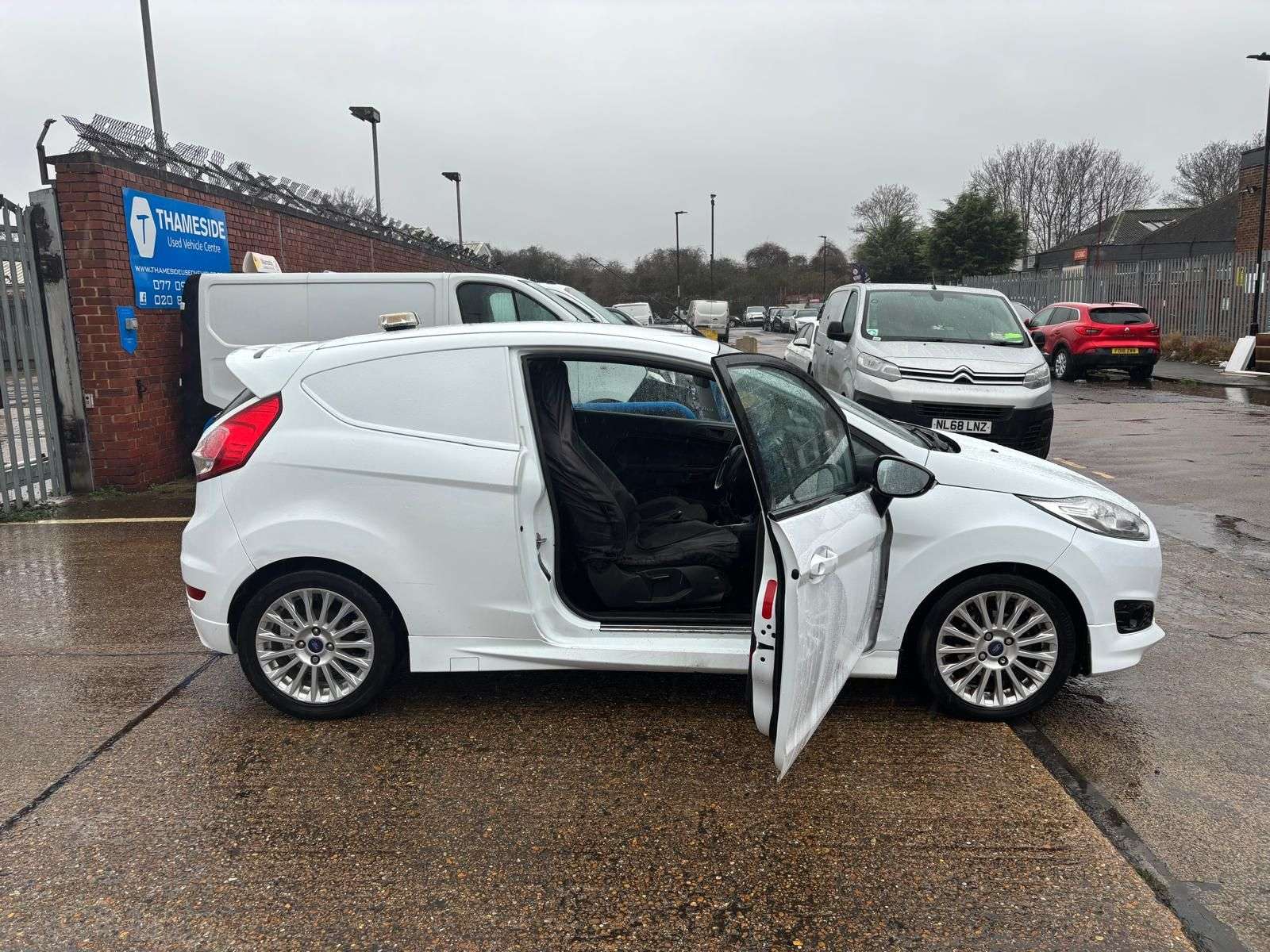 2016 FORD FIESTA VAN 2016 FORD FIESTA VAN