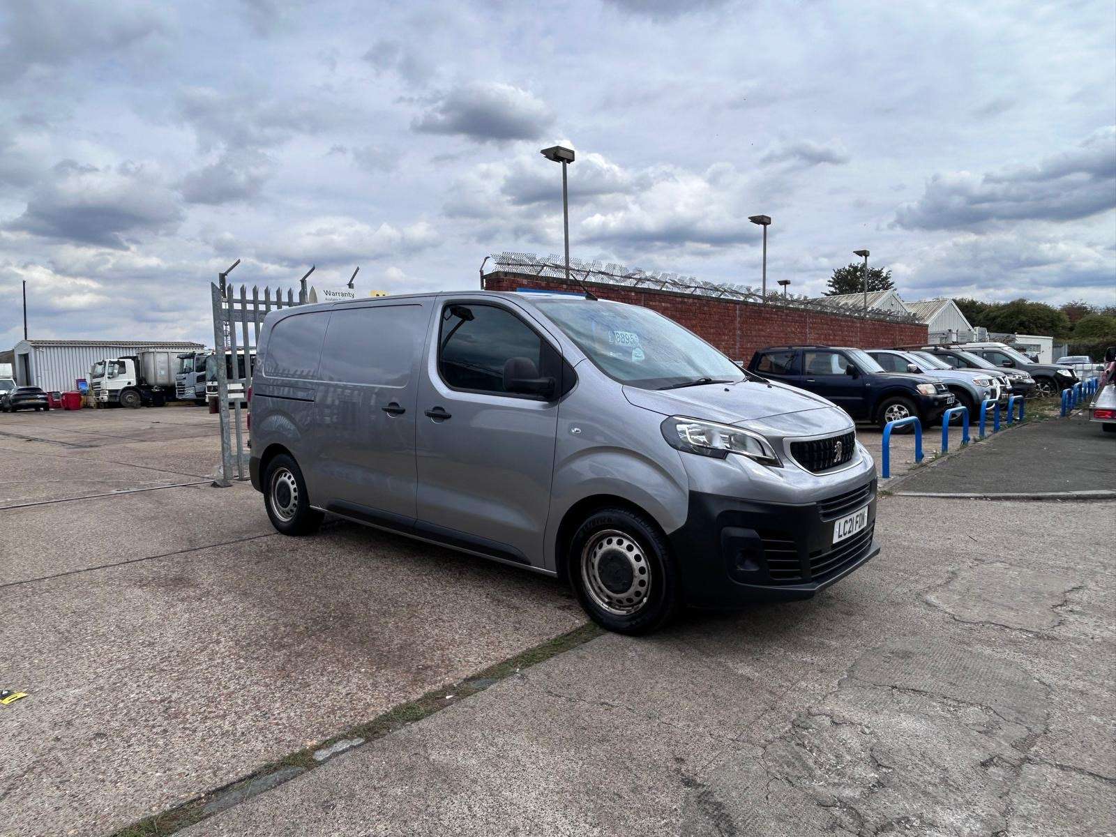 A 2021 PEUGEOT EXPERT 1.5 BlueHDi 1000 Professional Standard Panel Van 6dr Diesel Manual MWB Euro 6 (s/s) (100 bhp) A 2021 PEUGEOT EXPERT 1.5 BlueHDi 1000 Professional Standard Panel Van 6dr Diesel Manual MWB Euro 6 (s/s) (100 bhp)