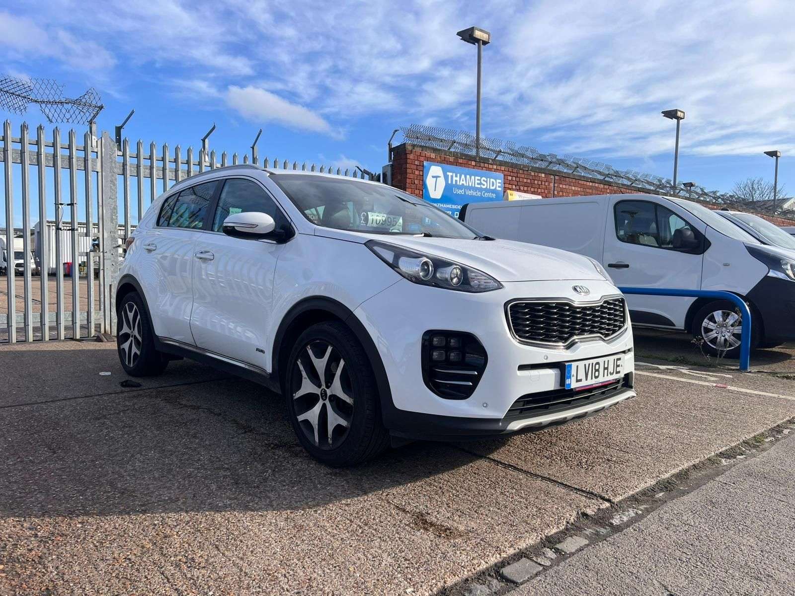 A 2018 KIA SPORTAGE 1.6 T-GDi GT-Line SUV 5dr Petrol DCT AWD Euro 6 (174 bhp) A 2018 KIA SPORTAGE 1.6 T-GDi GT-Line SUV 5dr Petrol DCT AWD Euro 6 (174 bhp)