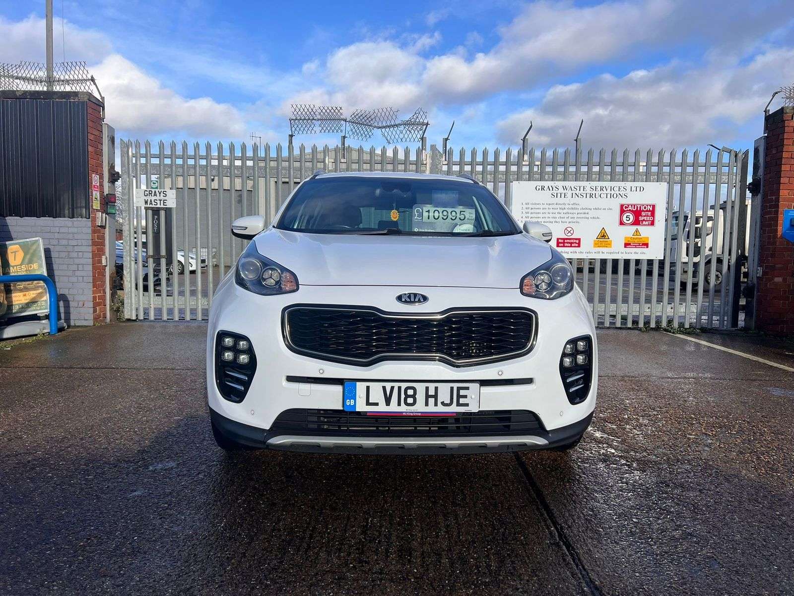 A 2018 KIA SPORTAGE 1.6 T-GDi GT-Line SUV 5dr Petrol DCT AWD Euro 6 (174 bhp) A 2018 KIA SPORTAGE 1.6 T-GDi GT-Line SUV 5dr Petrol DCT AWD Euro 6 (174 bhp)
