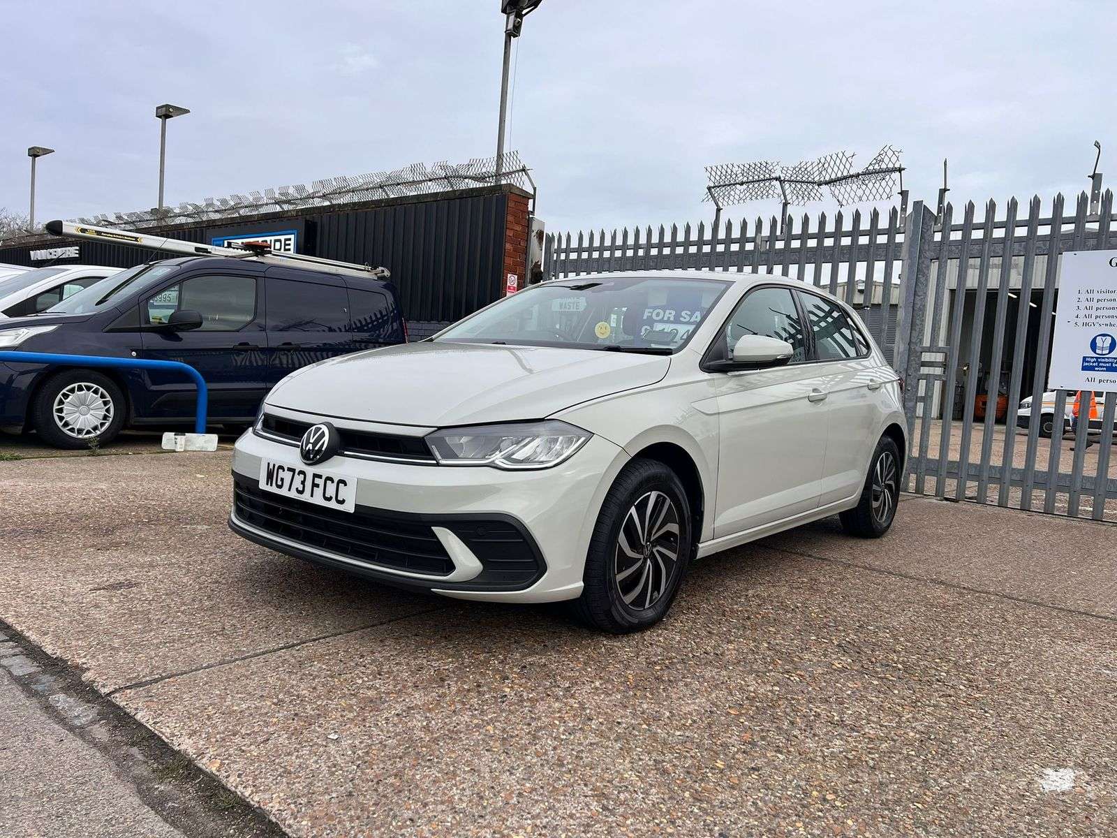 A 2023 VOLKSWAGEN POLO 1.0 TSI Life Hatchback 5dr Petrol DSG Euro 6 (s/s) (95 ps) A 2023 VOLKSWAGEN POLO 1.0 TSI Life Hatchback 5dr Petrol DSG Euro 6 (s/s) (95 ps)