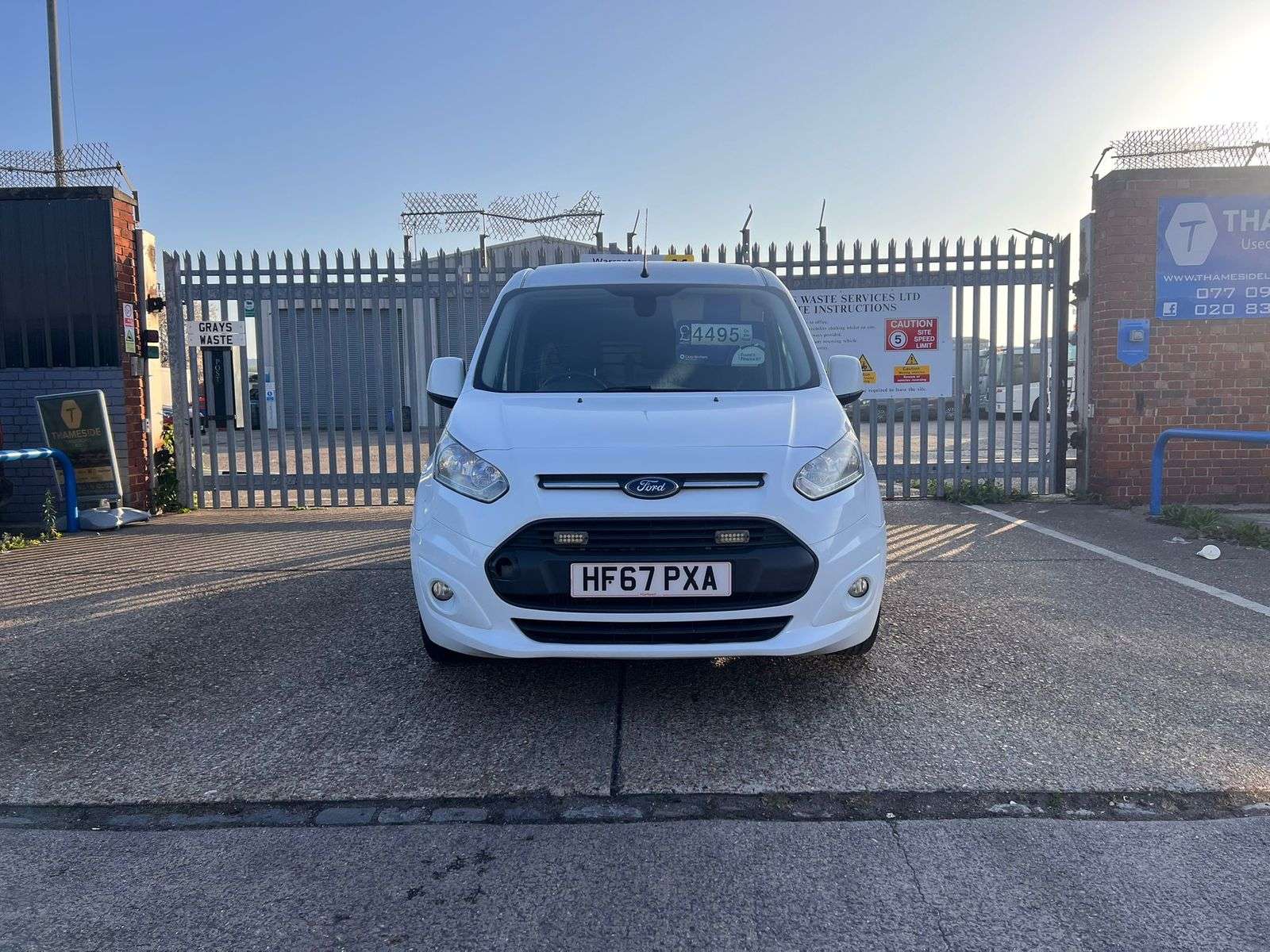 A 2017 FORD TRANSIT CONNECT 1.5 TDCi 200 Limited Panel Van 5dr Diesel Manual L1 H1 (119 g/km, 118 bhp) A 2017 FORD TRANSIT CONNECT 1.5 TDCi 200 Limited Panel Van 5dr Diesel Manual L1 H1 (119 g/km, 118 bhp)