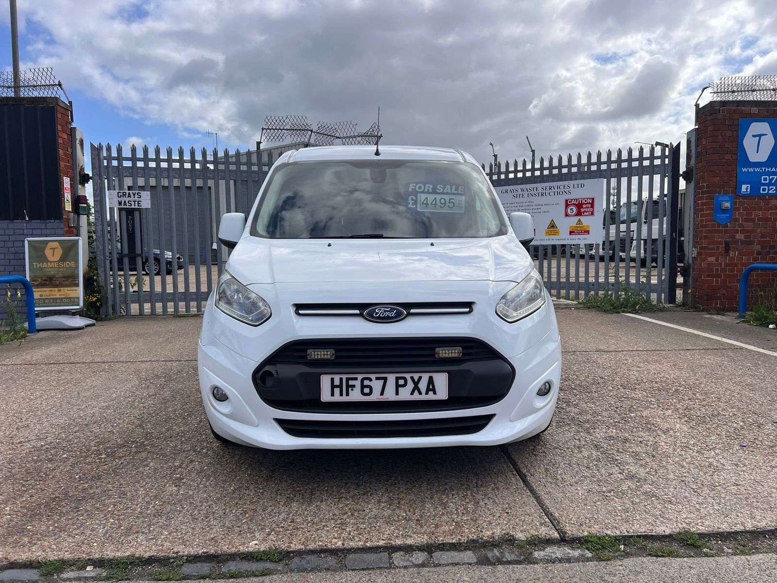 A 2017 FORD TRANSIT CONNECT 1.5 TDCi 200 Limited Panel Van 5dr Diesel Manual L1 H1 (119 g/km, 118 bhp) A 2017 FORD TRANSIT CONNECT 1.5 TDCi 200 Limited Panel Van 5dr Diesel Manual L1 H1 (119 g/km, 118 bhp)