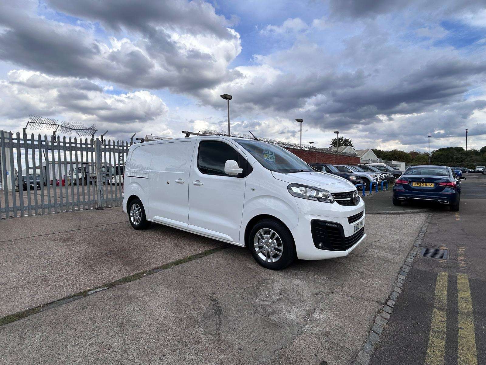 A 2020 VAUXHALL VIVARO 1.5 Turbo D 2700 Sportive Panel Van 5dr Diesel Manual L1 H1 Euro 6 (s/s) (120 ps) A 2020 VAUXHALL VIVARO 1.5 Turbo D 2700 Sportive Panel Van 5dr Diesel Manual L1 H1 Euro 6 (s/s) (120 ps)