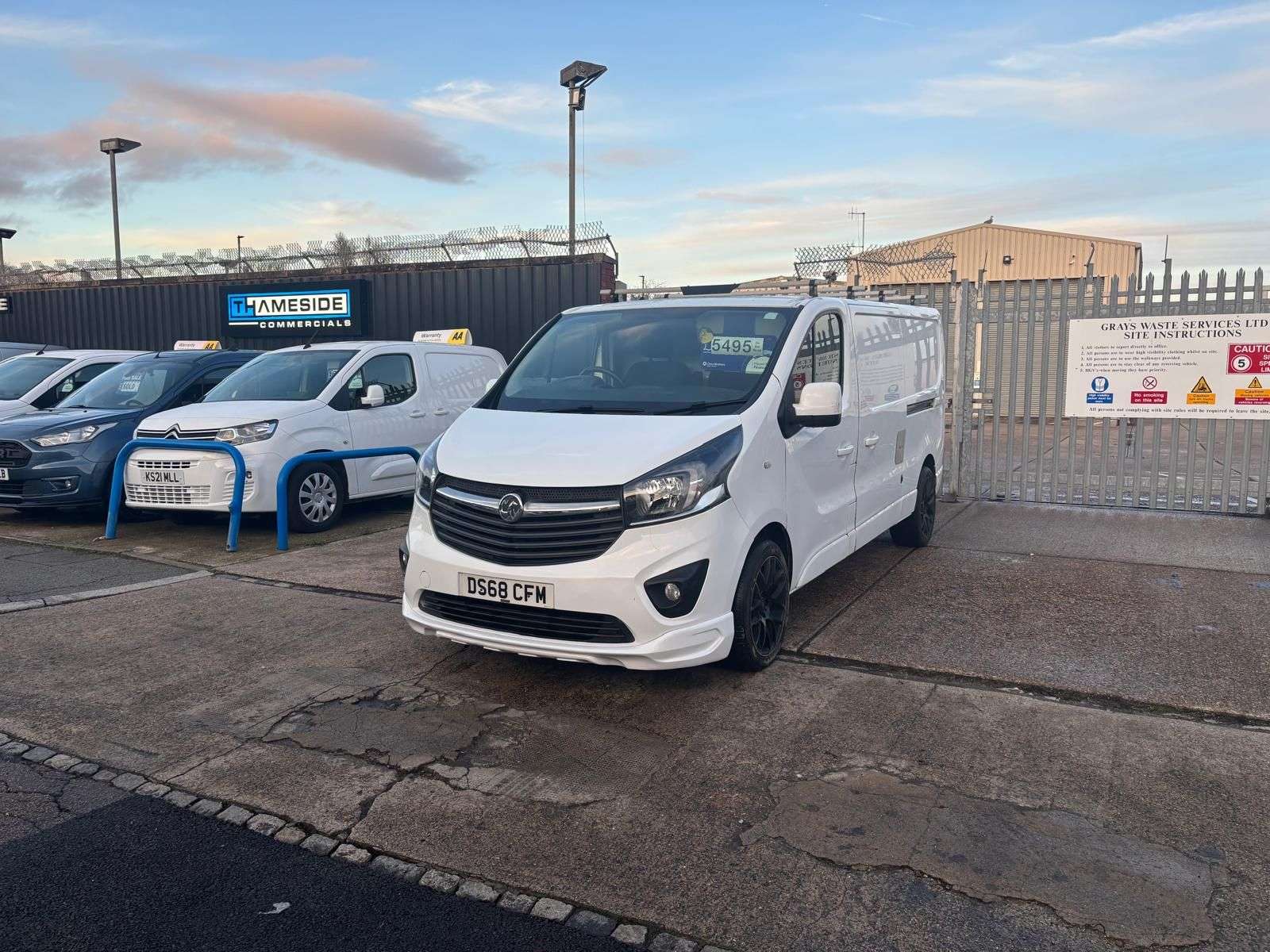 A 2018 VAUXHALL VIVARO 1.6 CDTi 2900 Sportive Panel Van 5dr Diesel Manual L2 H1 Euro 6 (120 ps) A 2018 VAUXHALL VIVARO 1.6 CDTi 2900 Sportive Panel Van 5dr Diesel Manual L2 H1 Euro 6 (120 ps)