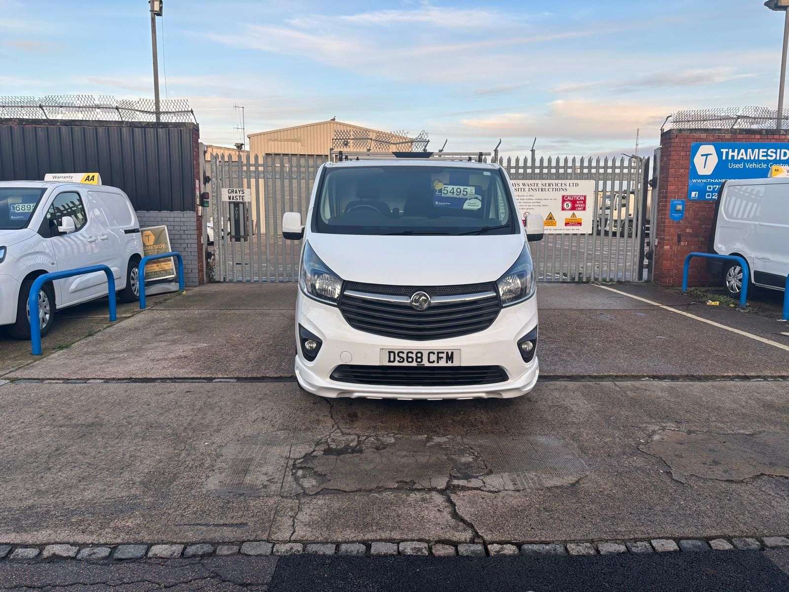 A 2018 VAUXHALL VIVARO 1.6 CDTi 2900 Sportive Panel Van 5dr Diesel Manual L2 H1 Euro 6 (120 ps) A 2018 VAUXHALL VIVARO 1.6 CDTi 2900 Sportive Panel Van 5dr Diesel Manual L2 H1 Euro 6 (120 ps)