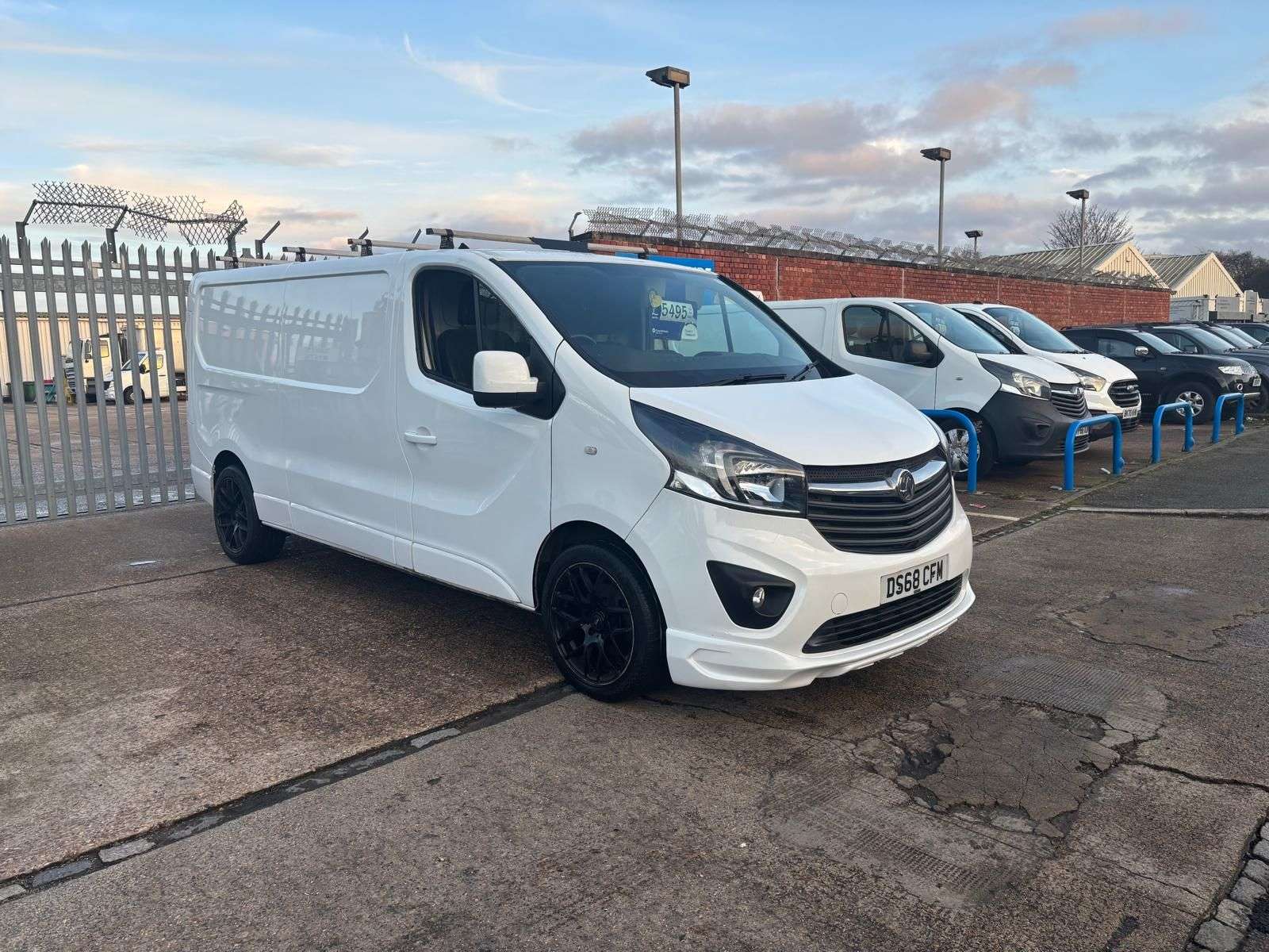 A 2018 VAUXHALL VIVARO 1.6 CDTi 2900 Sportive Panel Van 5dr Diesel Manual L2 H1 Euro 6 (120 ps) A 2018 VAUXHALL VIVARO 1.6 CDTi 2900 Sportive Panel Van 5dr Diesel Manual L2 H1 Euro 6 (120 ps)