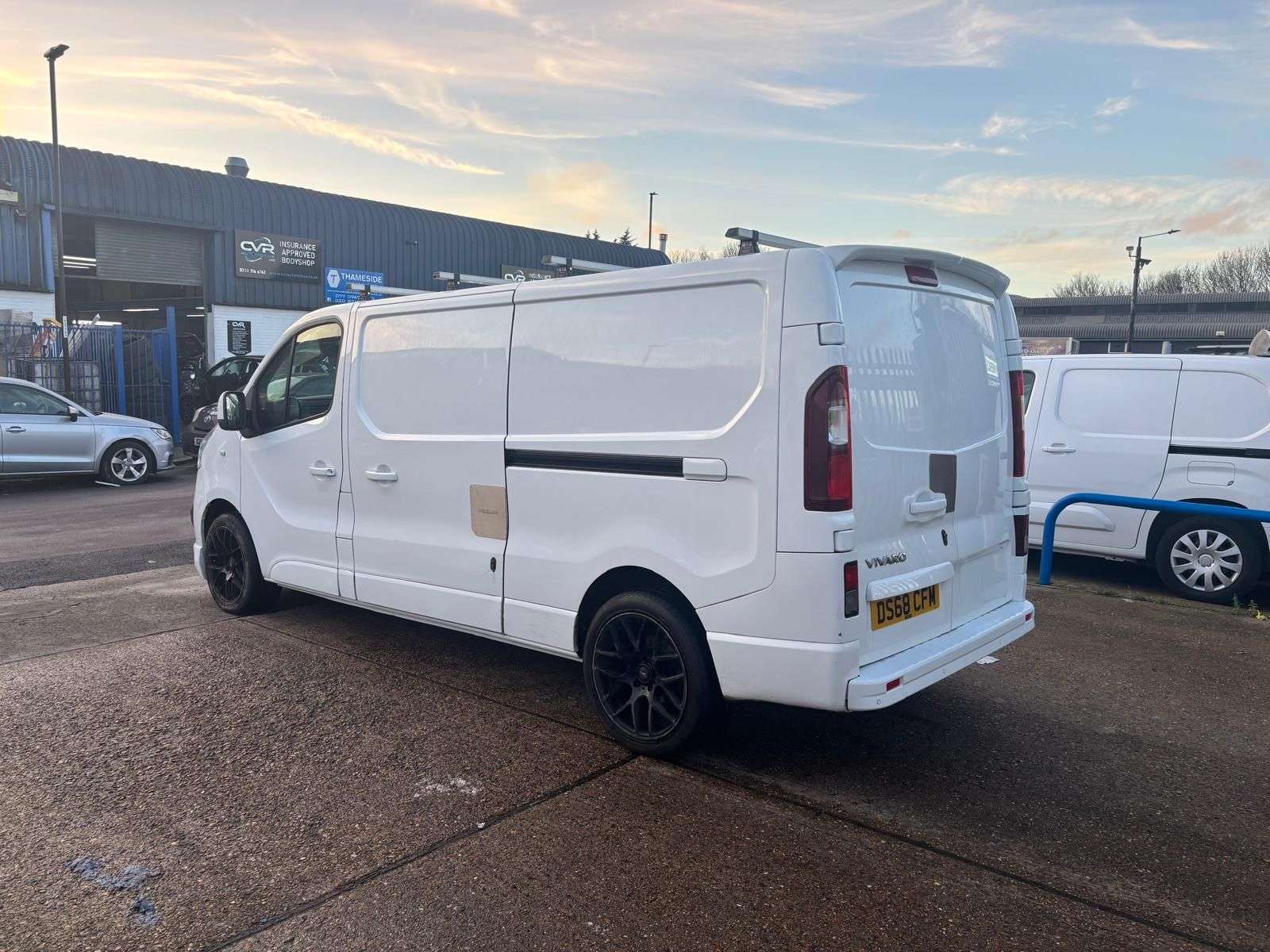 A 2018 VAUXHALL VIVARO 1.6 CDTi 2900 Sportive Panel Van 5dr Diesel Manual L2 H1 Euro 6 (120 ps) A 2018 VAUXHALL VIVARO 1.6 CDTi 2900 Sportive Panel Van 5dr Diesel Manual L2 H1 Euro 6 (120 ps)