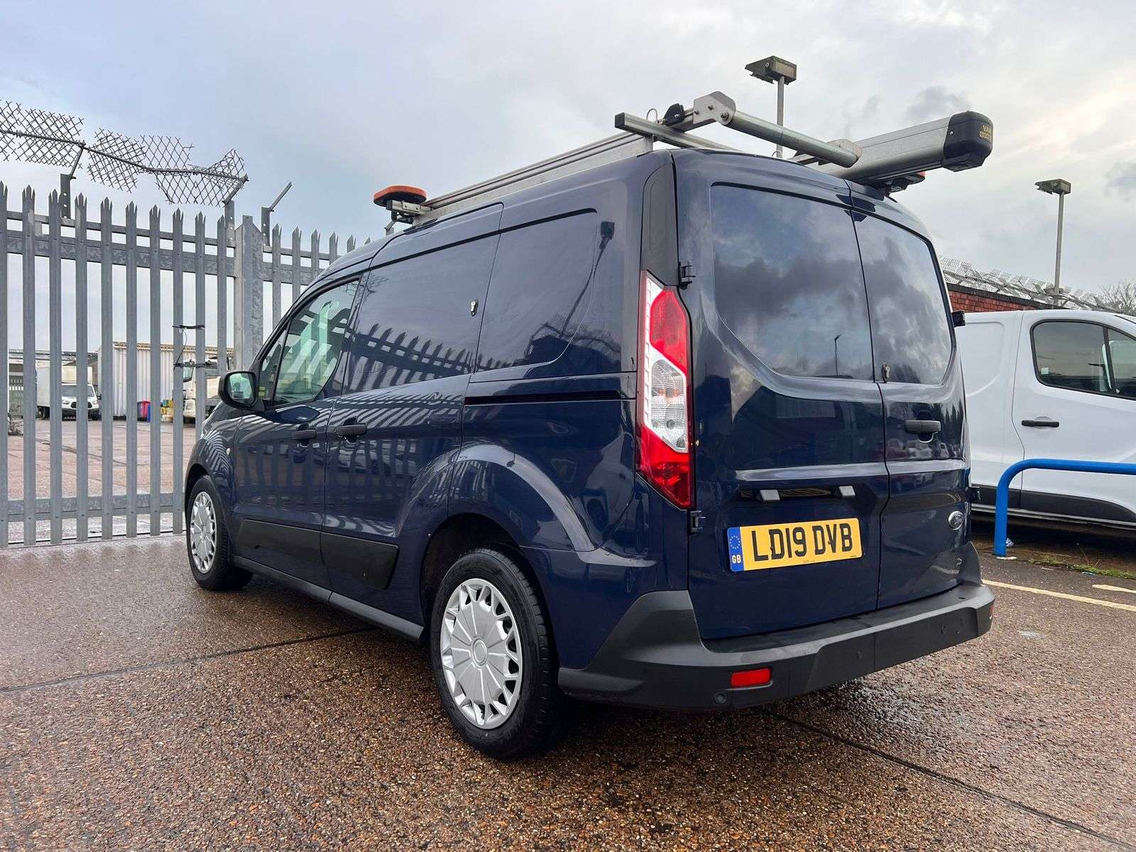 A 2019 FORD TRANSIT CONNECT 1.5 220 EcoBlue Trend Panel Van 5dr Diesel Auto L1 Euro 6 (s/s) (120 ps) A 2019 FORD TRANSIT CONNECT 1.5 220 EcoBlue Trend Panel Van 5dr Diesel Auto L1 Euro 6 (s/s) (120 ps)