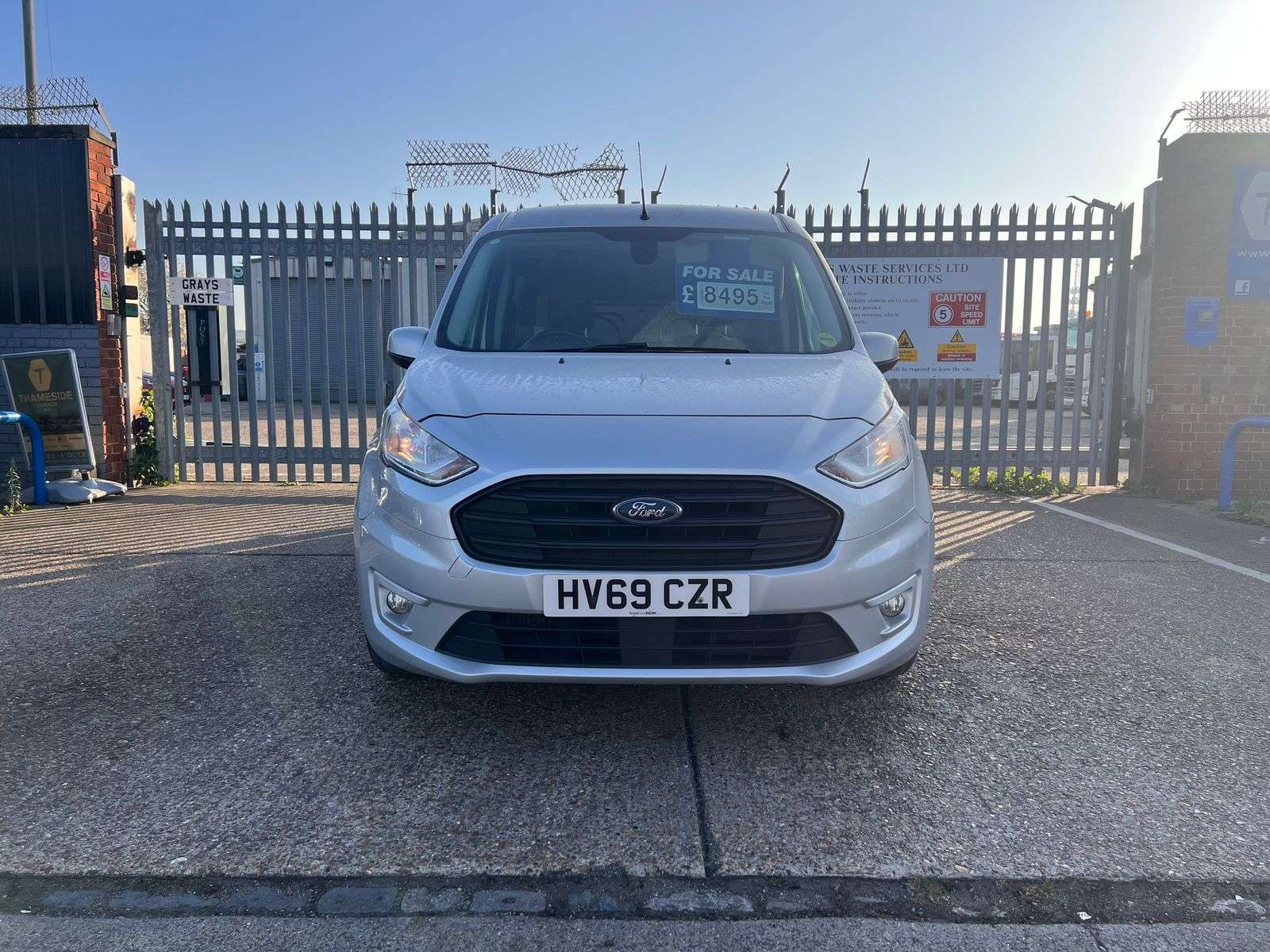 A 2019 FORD TRANSIT CONNECT 1.5 240 EcoBlue Limited Panel Van 5dr Diesel Manual L2 Euro 6 (s/s) (120 ps) A 2019 FORD TRANSIT CONNECT 1.5 240 EcoBlue Limited Panel Van 5dr Diesel Manual L2 Euro 6 (s/s) (120 ps)