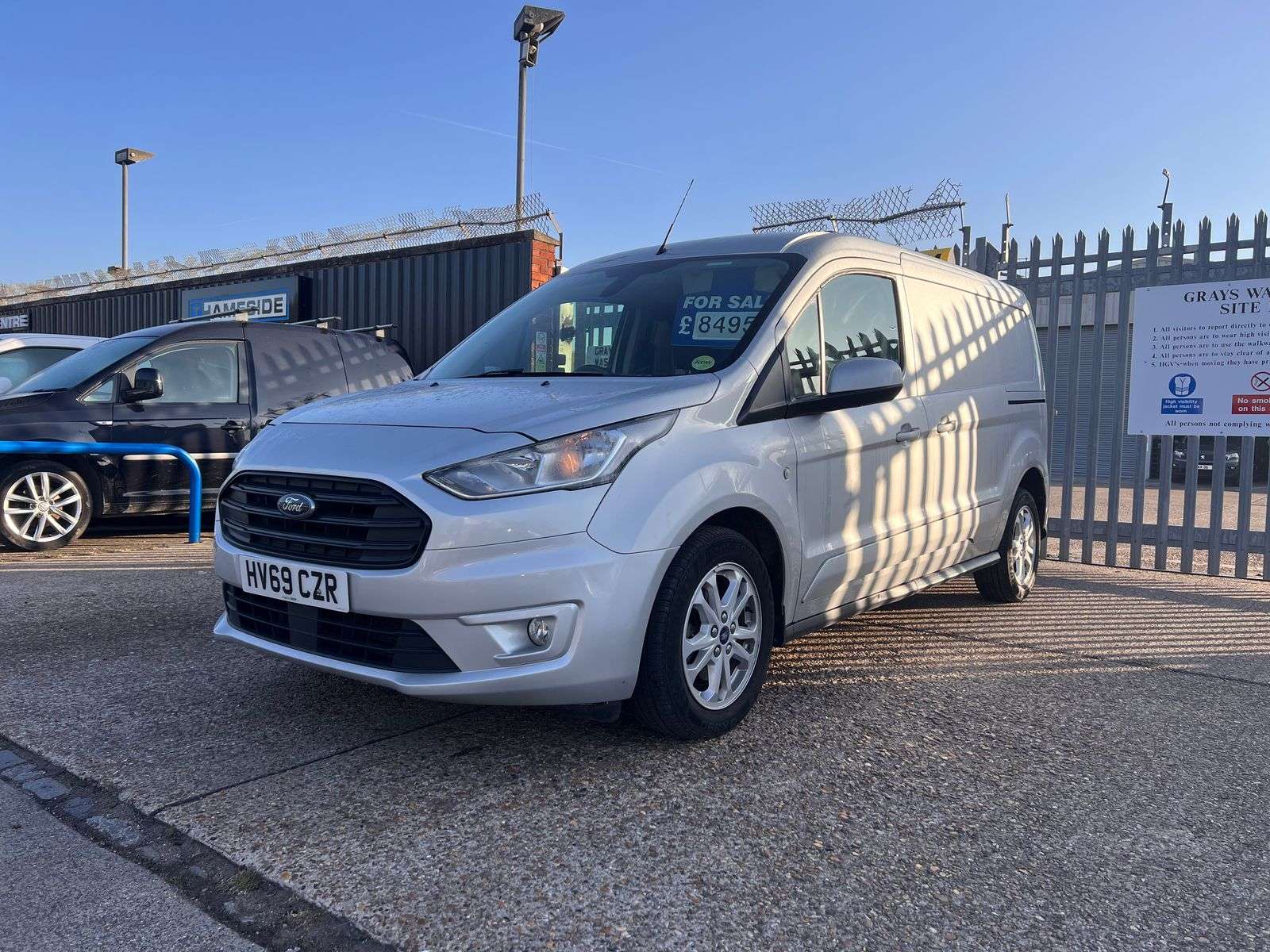 A 2019 FORD TRANSIT CONNECT 1.5 240 EcoBlue Limited Panel Van 5dr Diesel Manual L2 Euro 6 (s/s) (120 ps) A 2019 FORD TRANSIT CONNECT 1.5 240 EcoBlue Limited Panel Van 5dr Diesel Manual L2 Euro 6 (s/s) (120 ps)