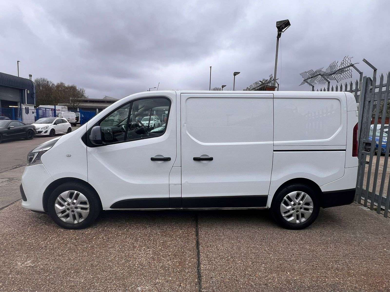 2021 RENAULT TRAFIC 2021 RENAULT TRAFIC