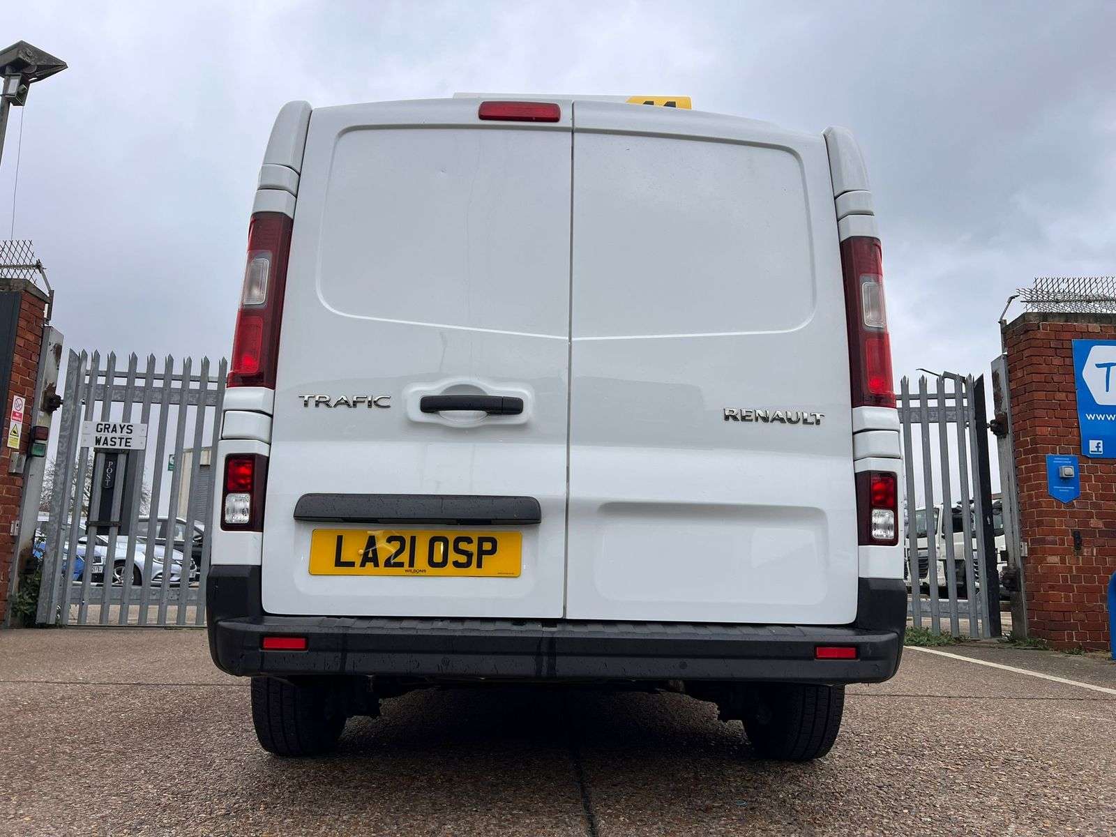 2021 RENAULT TRAFIC 2021 RENAULT TRAFIC