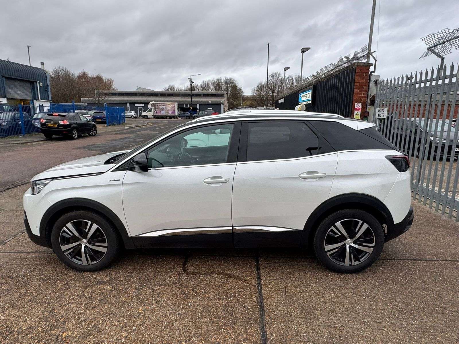 2019 PEUGEOT 3008 2019 PEUGEOT 3008