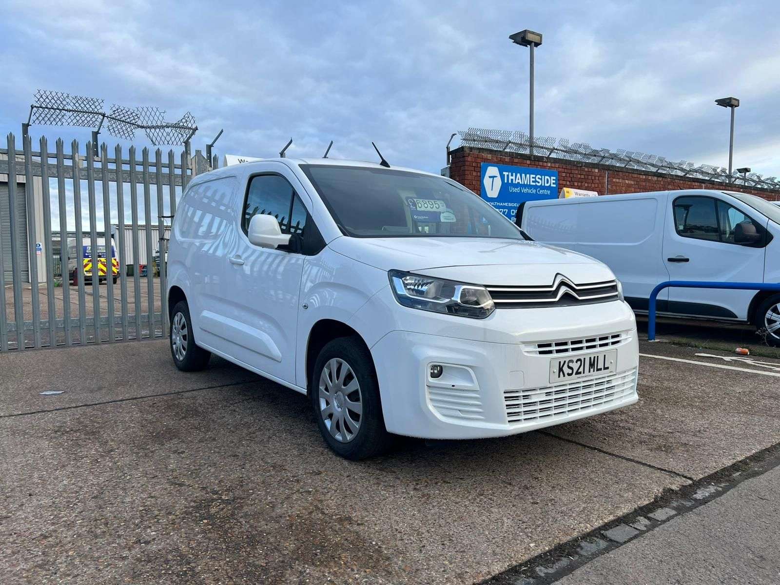 A 2021 CITROEN BERLINGO 1.5 BlueHDi 1000 Enterprise M Panel Van 5dr Diesel Manual SWB Euro 6 (s/s) (100 ps) A 2021 CITROEN BERLINGO 1.5 BlueHDi 1000 Enterprise M Panel Van 5dr Diesel Manual SWB Euro 6 (s/s) (100 ps)