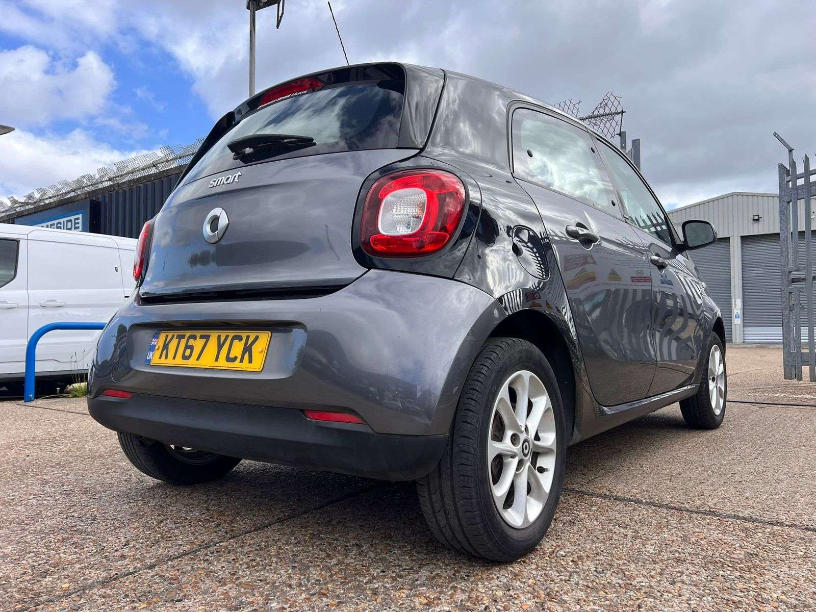 2018 SMART FORFOUR 2018 SMART FORFOUR