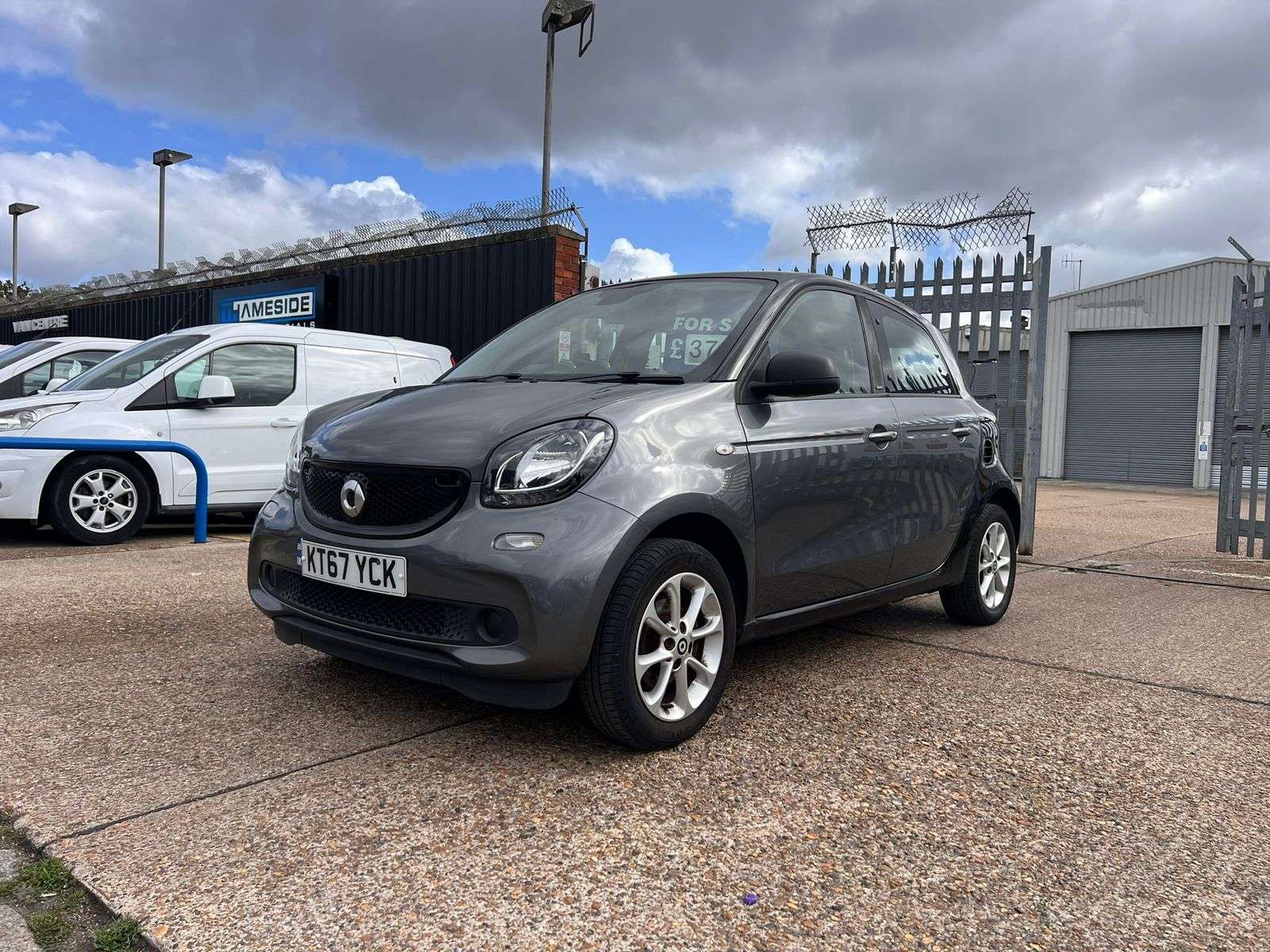 A 2018 SMART FORFOUR 1.0 Passion Hatchback 5dr Petrol Manual Euro 6 (s/s) (71 ps) A 2018 SMART FORFOUR 1.0 Passion Hatchback 5dr Petrol Manual Euro 6 (s/s) (71 ps)