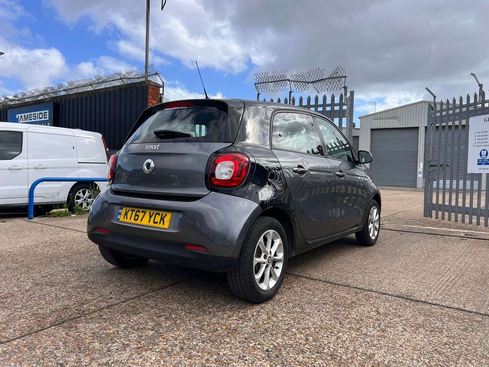 2018 SMART FORFOUR 2018 SMART FORFOUR