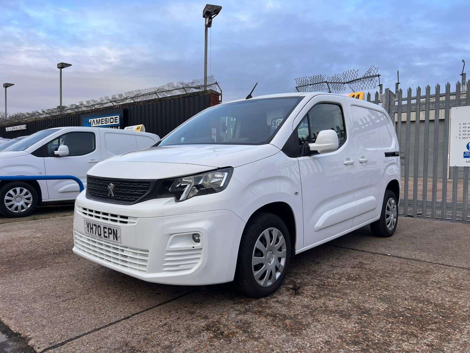 A 2020 PEUGEOT PARTNER 1.5 BlueHDi 1000 Professional Standard Panel Van 5dr Diesel Manual SWB Euro 6 (s/s) (100 bhp) A 2020 PEUGEOT PARTNER 1.5 BlueHDi 1000 Professional Standard Panel Van 5dr Diesel Manual SWB Euro 6 (s/s) (100 bhp)