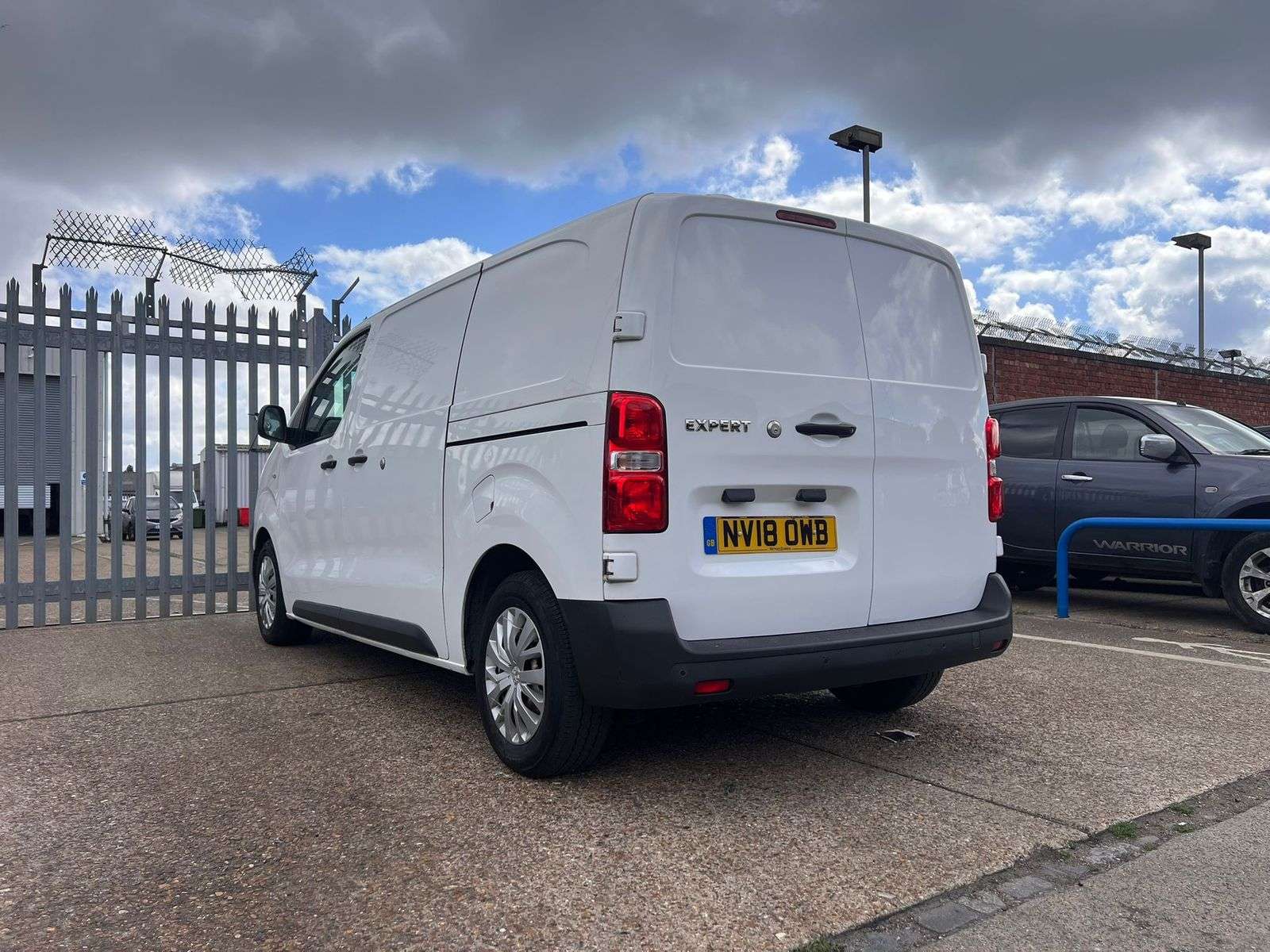 A 2018 PEUGEOT EXPERT 1.6 BlueHDi 1000 Professional Standard Panel Van 6dr Diesel Manual MWB Euro 6 (s/s) (115 ps) A 2018 PEUGEOT EXPERT 1.6 BlueHDi 1000 Professional Standard Panel Van 6dr Diesel Manual MWB Euro 6 (s/s) (115 ps)