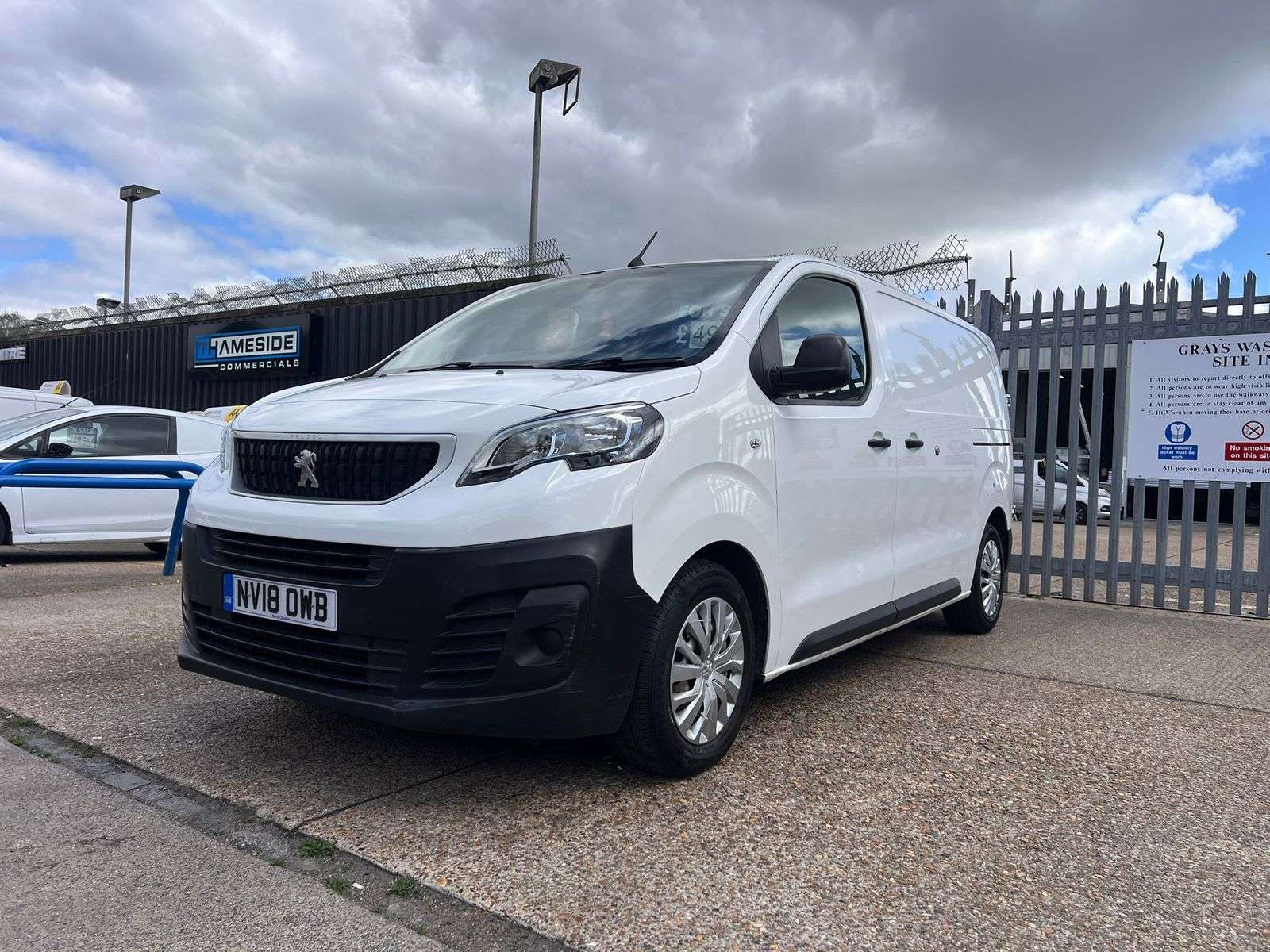 A 2018 PEUGEOT EXPERT 1.6 BlueHDi 1000 Professional Standard Panel Van 6dr Diesel Manual MWB Euro 6 (s/s) (115 ps) A 2018 PEUGEOT EXPERT 1.6 BlueHDi 1000 Professional Standard Panel Van 6dr Diesel Manual MWB Euro 6 (s/s) (115 ps)