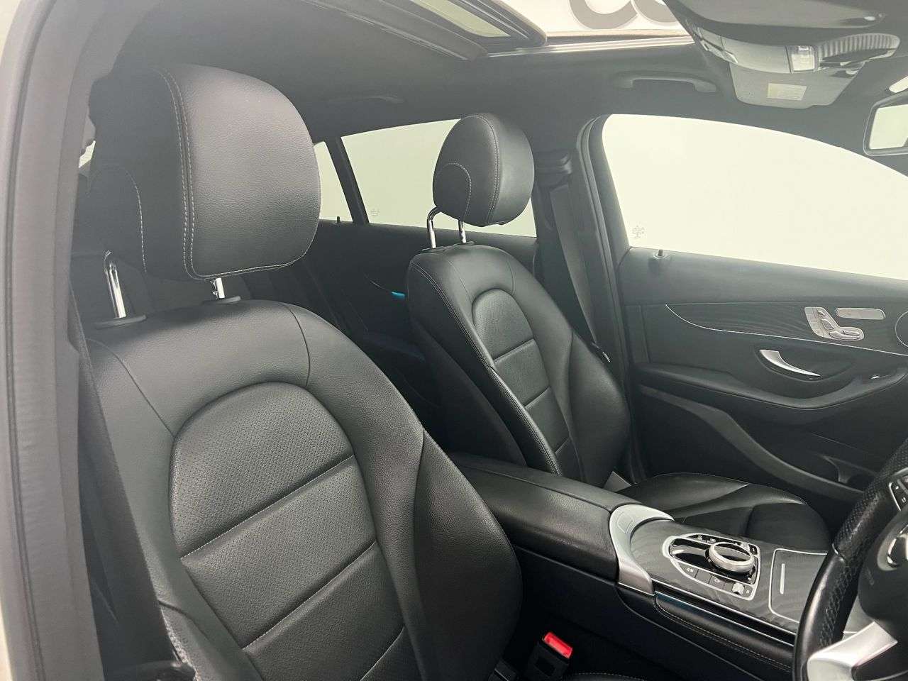 null MERCEDES-BENZ GLC null MERCEDES-BENZ GLC