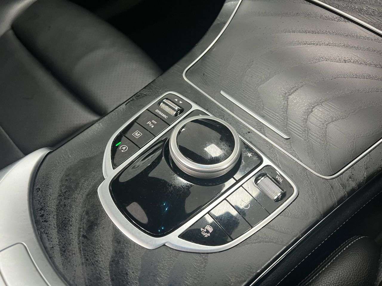 null MERCEDES-BENZ GLC null MERCEDES-BENZ GLC