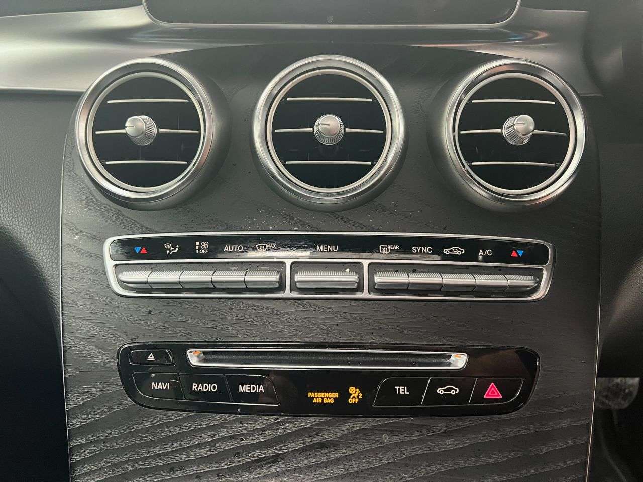 null MERCEDES-BENZ GLC null MERCEDES-BENZ GLC