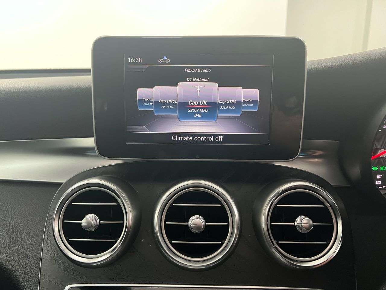 null MERCEDES-BENZ GLC null MERCEDES-BENZ GLC