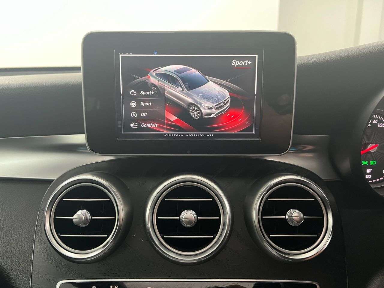 null MERCEDES-BENZ GLC null MERCEDES-BENZ GLC