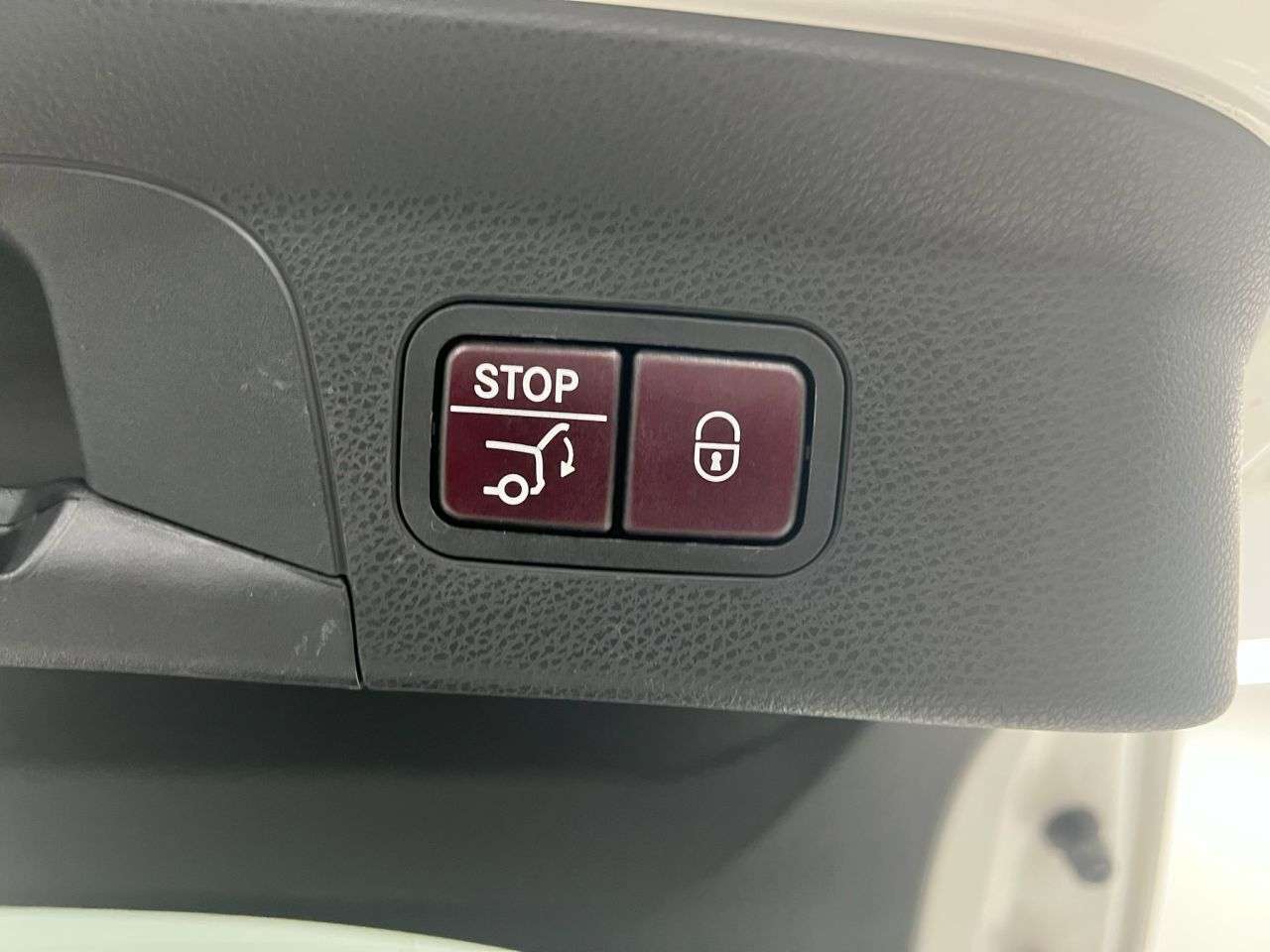 null MERCEDES-BENZ GLC null MERCEDES-BENZ GLC