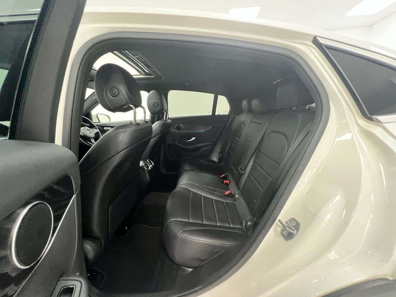 null MERCEDES-BENZ GLC null MERCEDES-BENZ GLC