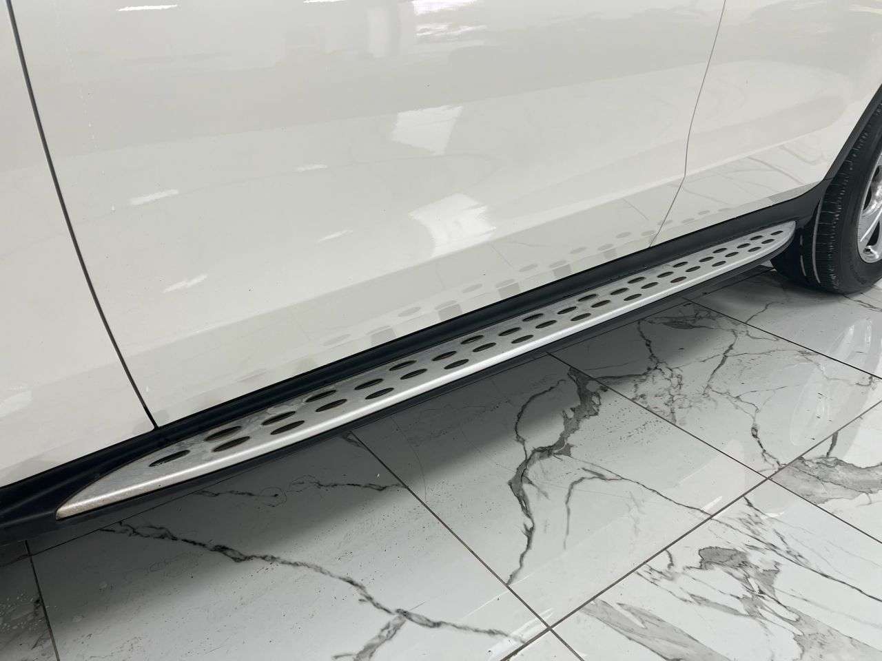 null MERCEDES-BENZ GLC null MERCEDES-BENZ GLC