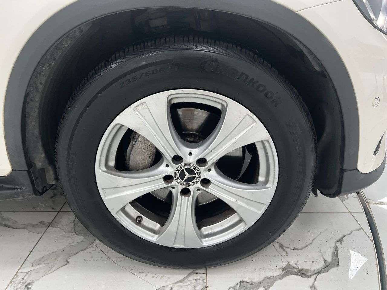 null MERCEDES-BENZ GLC null MERCEDES-BENZ GLC