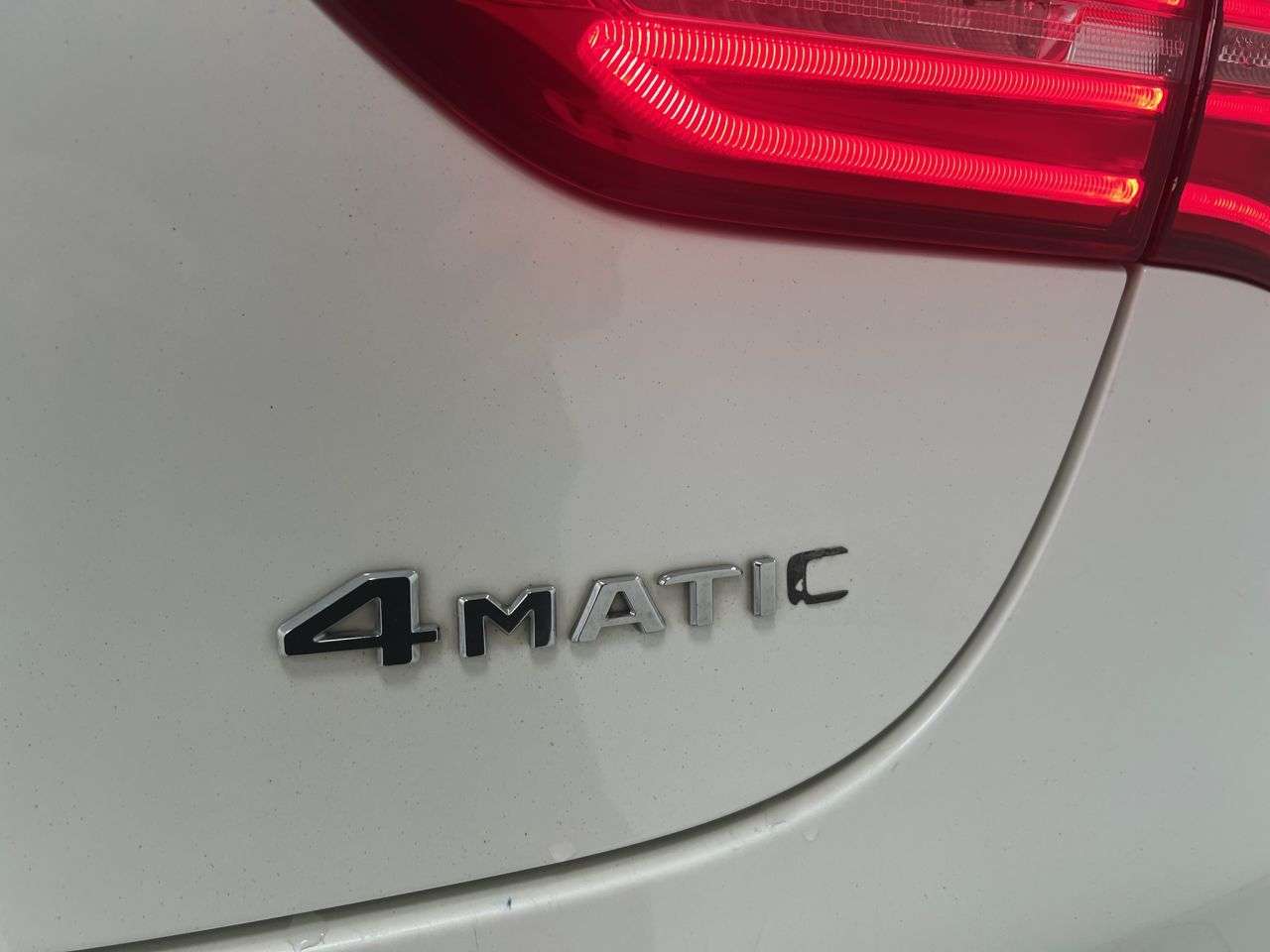 null MERCEDES-BENZ GLC null MERCEDES-BENZ GLC