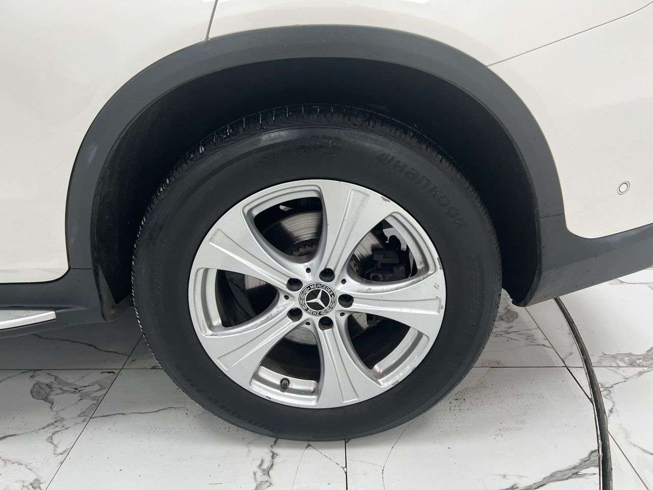 null MERCEDES-BENZ GLC null MERCEDES-BENZ GLC