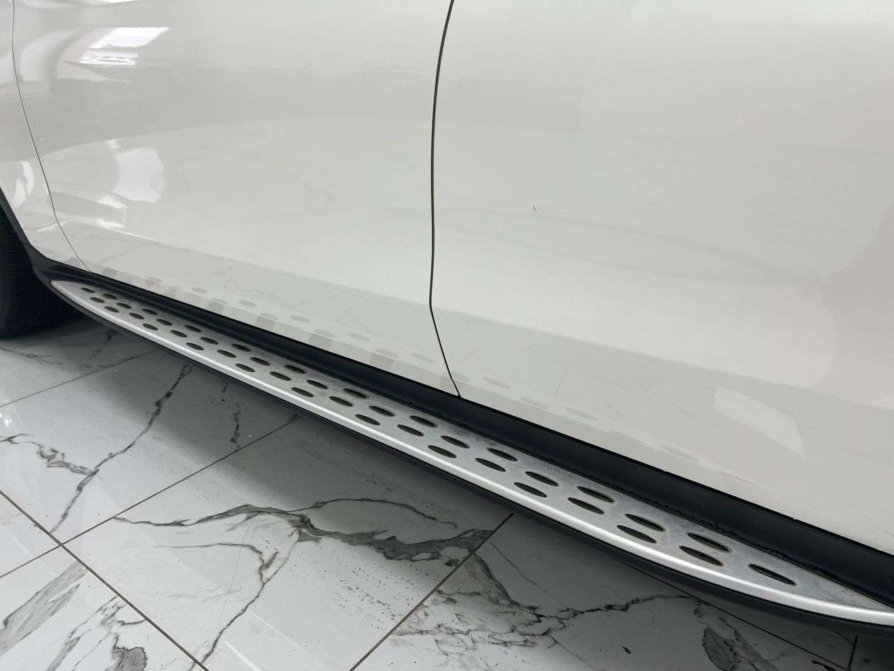 null MERCEDES-BENZ GLC null MERCEDES-BENZ GLC