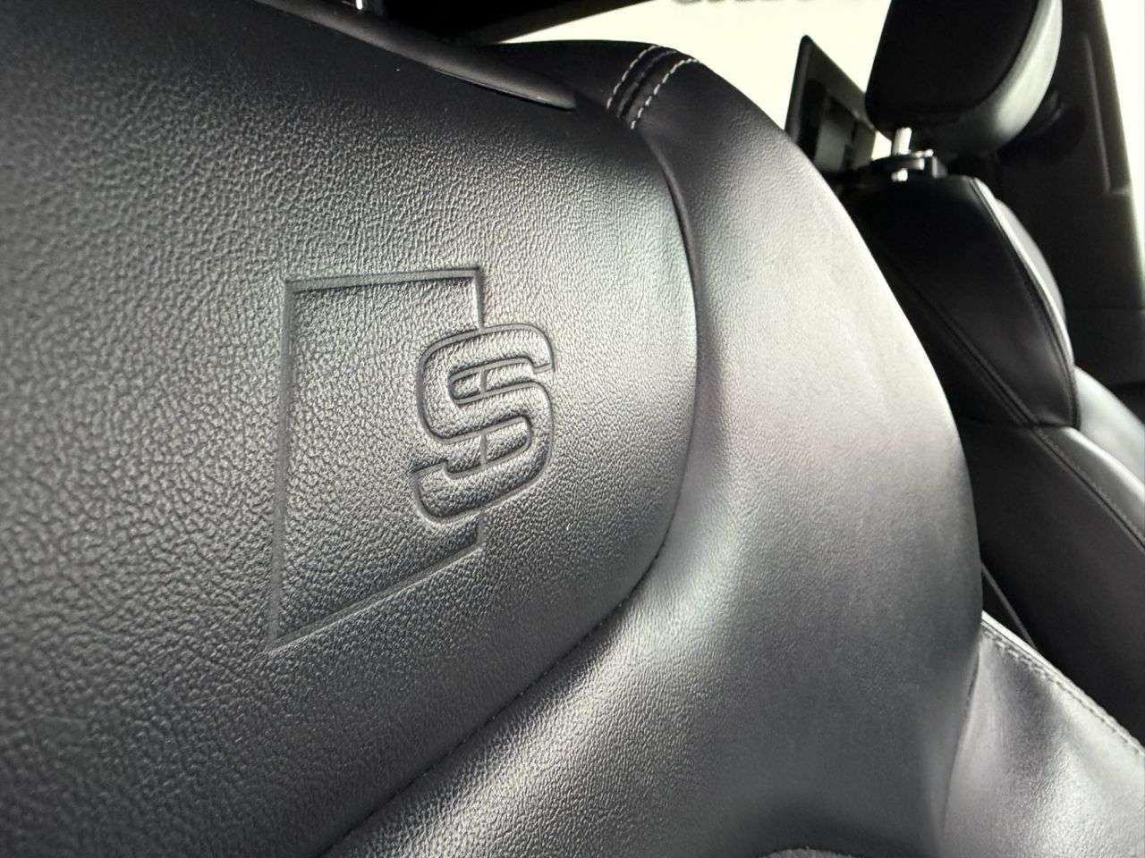 2018 AUDI Q8 2018 AUDI Q8