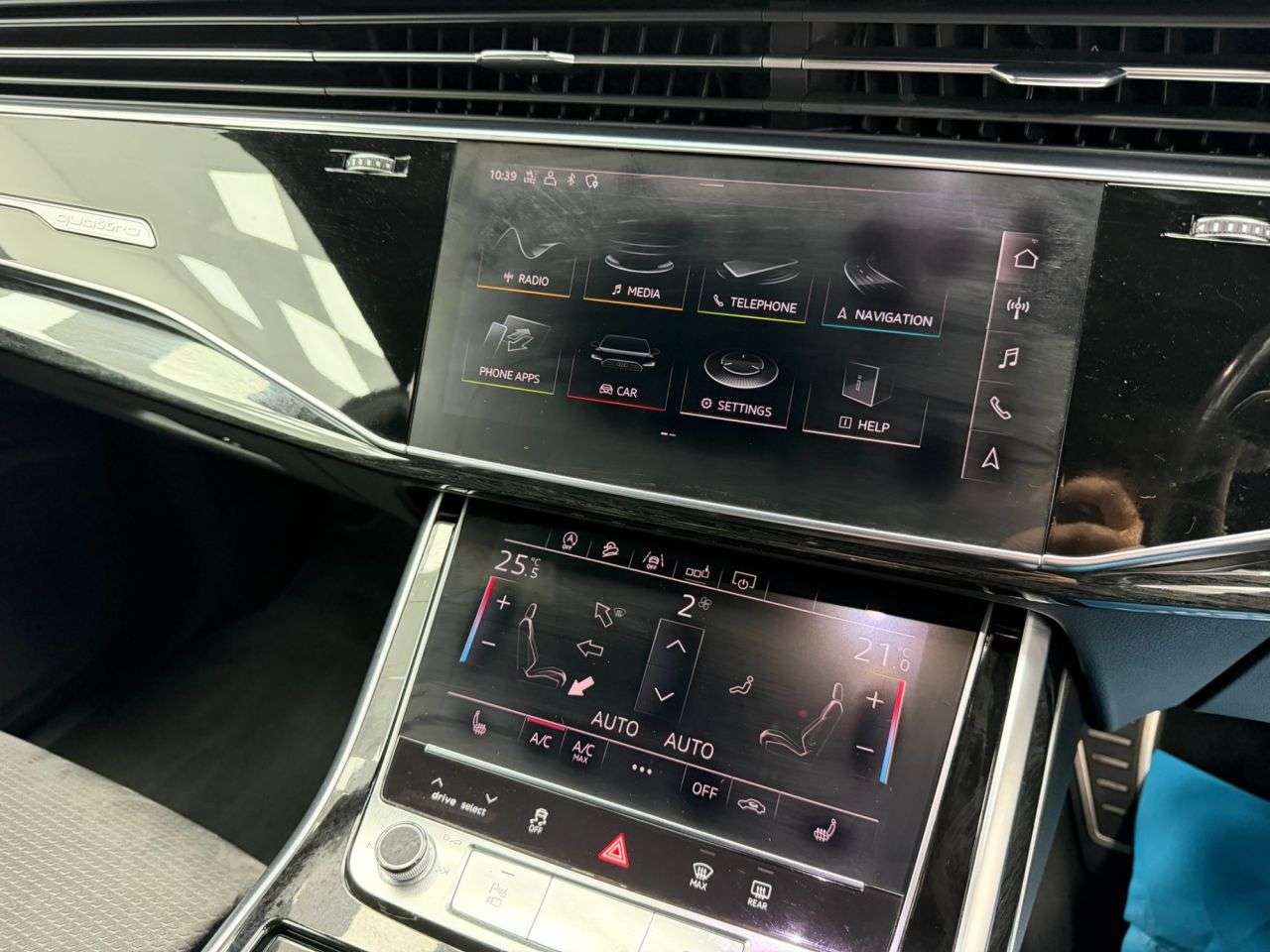 2018 AUDI Q8 2018 AUDI Q8