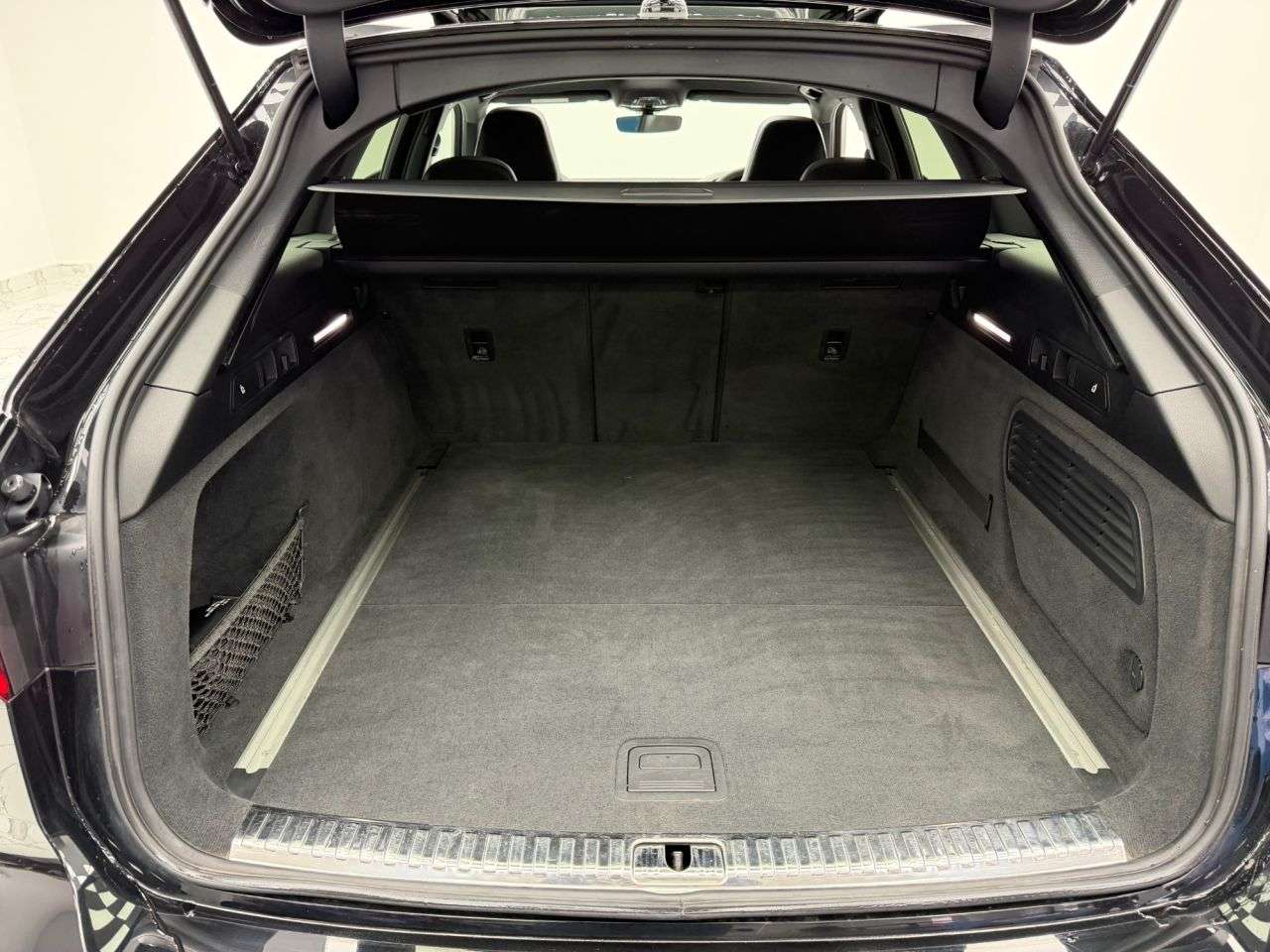 null AUDI RS6 AVANT null AUDI RS6 AVANT