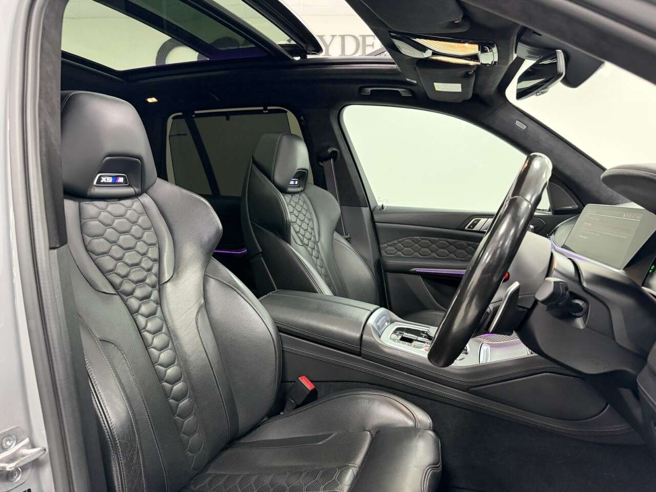 2022 BMW X5 M 2022 BMW X5 M