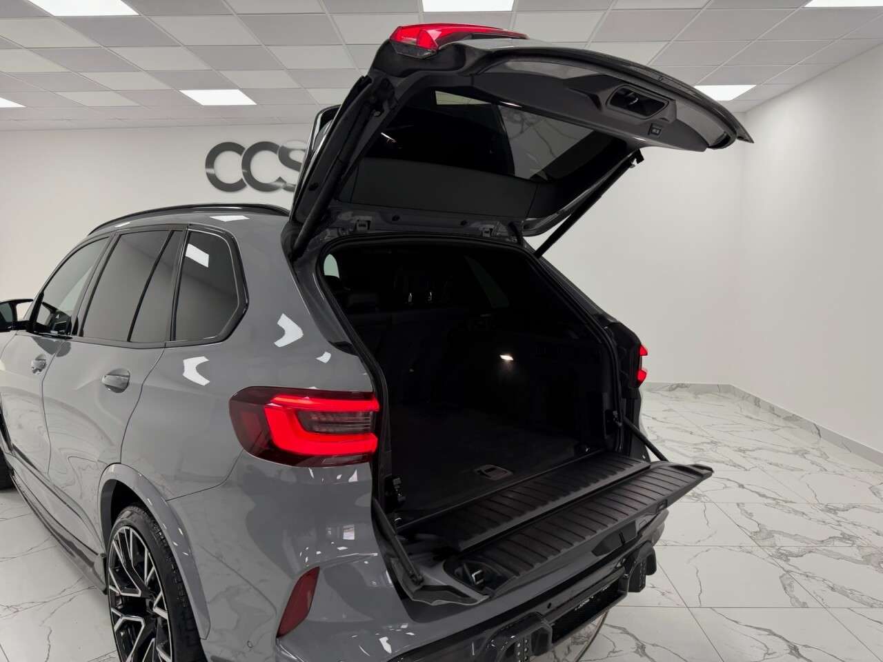 2022 BMW X5 M 2022 BMW X5 M