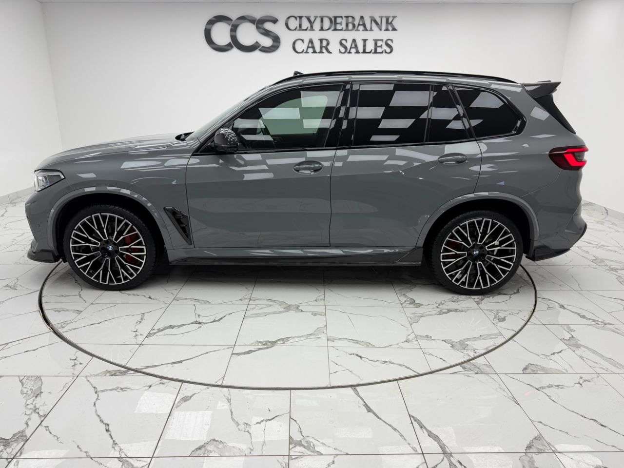 2022 BMW X5 M 2022 BMW X5 M