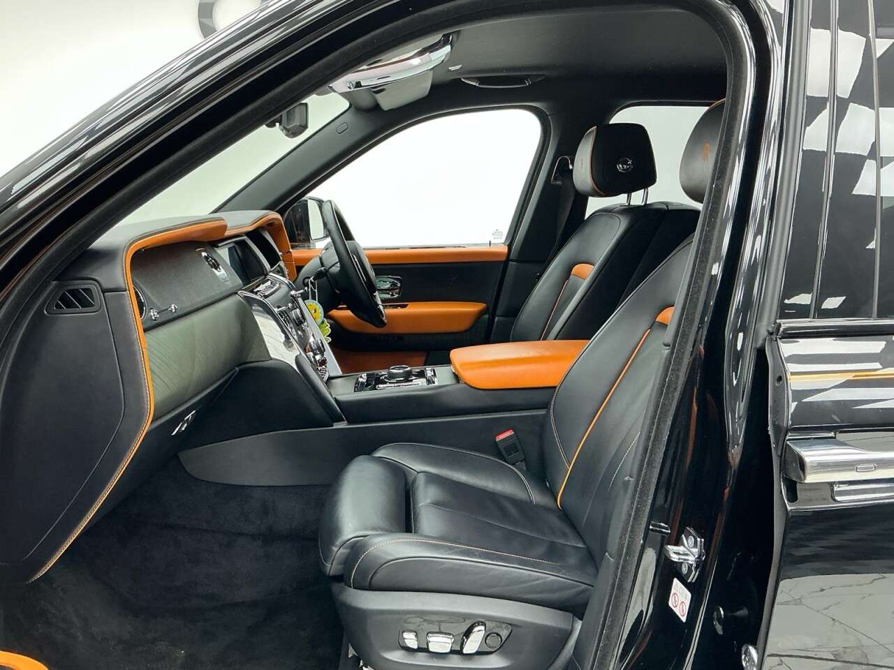 2023 ROLLS-ROYCE CULLINAN 2023 ROLLS-ROYCE CULLINAN