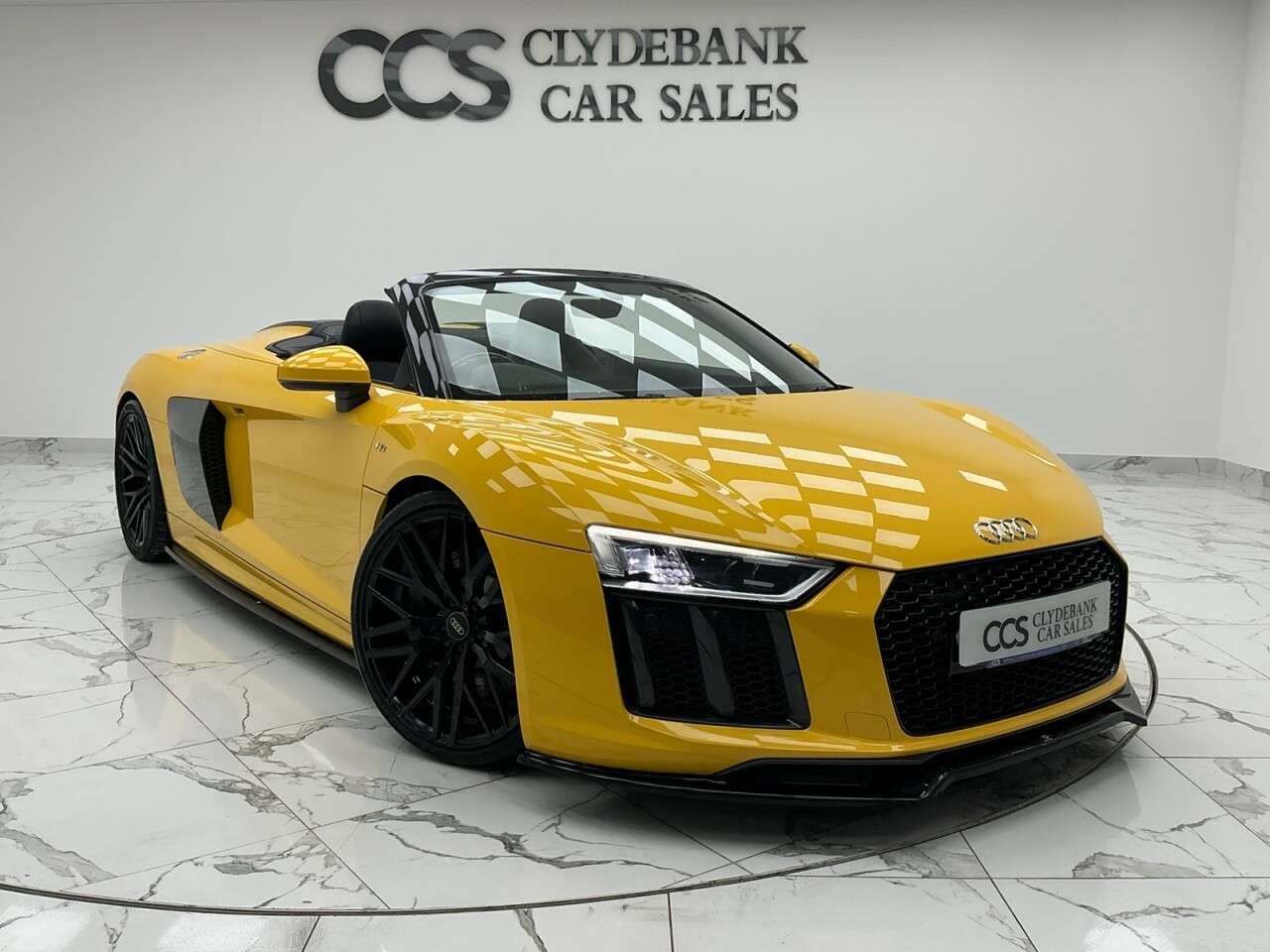 A 2018 AUDI R8 5.2 FSI V10 Spyder 2dr Petrol S Tronic quattro Euro 6 (s/s) (540 ps) Audi V A 2018 AUDI R8 5.2 FSI V10 Spyder 2dr Petrol S Tronic quattro Euro 6 (s/s) (540 ps) Audi V