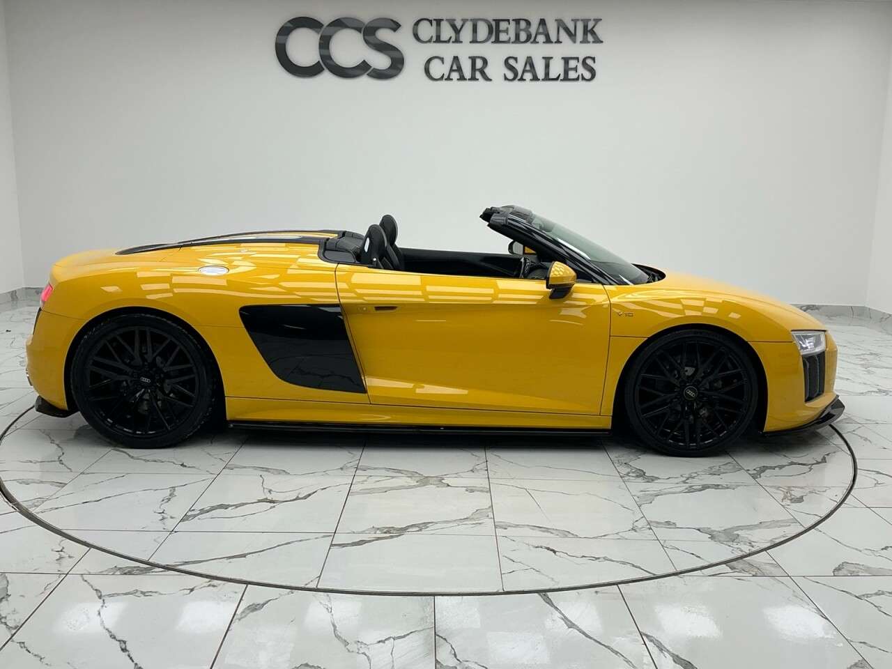 A 2018 AUDI R8 5.2 FSI V10 Spyder 2dr Petrol S Tronic quattro Euro 6 (s/s) (540 ps) Audi V A 2018 AUDI R8 5.2 FSI V10 Spyder 2dr Petrol S Tronic quattro Euro 6 (s/s) (540 ps) Audi V