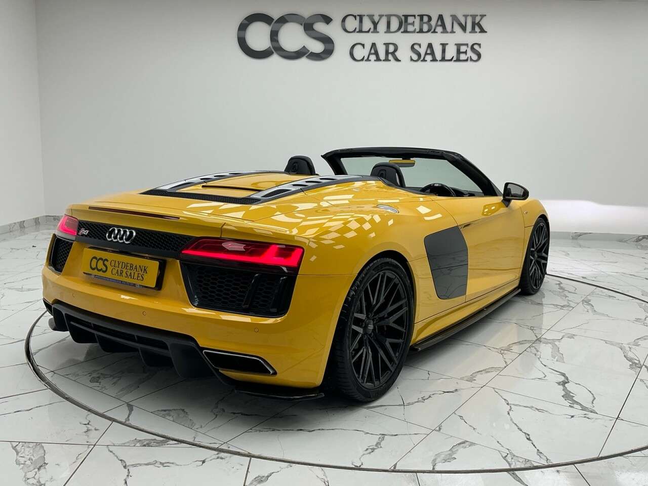 A 2018 AUDI R8 5.2 FSI V10 Spyder 2dr Petrol S Tronic quattro Euro 6 (s/s) (540 ps) Audi V A 2018 AUDI R8 5.2 FSI V10 Spyder 2dr Petrol S Tronic quattro Euro 6 (s/s) (540 ps) Audi V