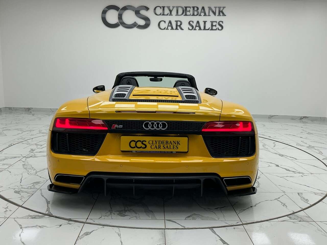 A 2018 AUDI R8 5.2 FSI V10 Spyder 2dr Petrol S Tronic quattro Euro 6 (s/s) (540 ps) Audi V A 2018 AUDI R8 5.2 FSI V10 Spyder 2dr Petrol S Tronic quattro Euro 6 (s/s) (540 ps) Audi V