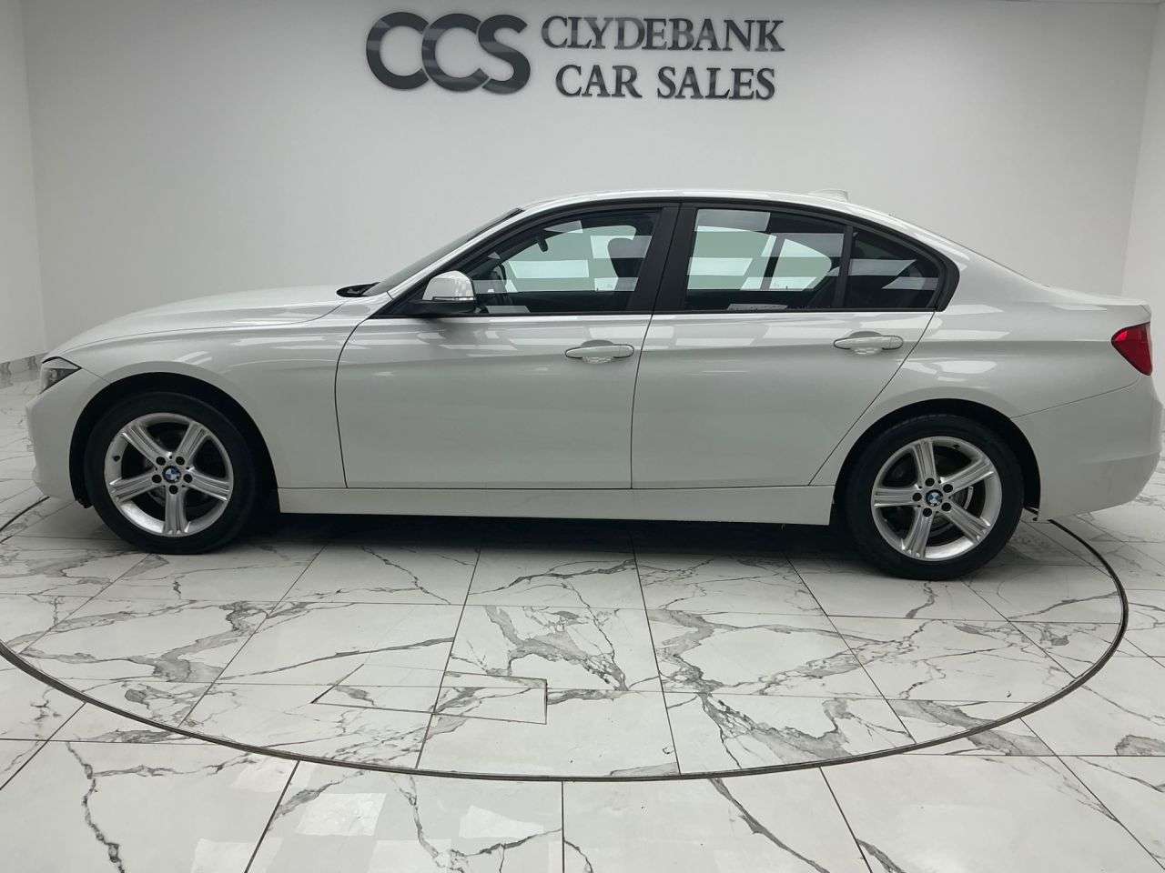 A 2013 BMW 3 SERIES 2.0 316d SE Saloon 4dr Diesel Manual Euro 5 (s/s) (116 ps) A 2013 BMW 3 SERIES 2.0 316d SE Saloon 4dr Diesel Manual Euro 5 (s/s) (116 ps)